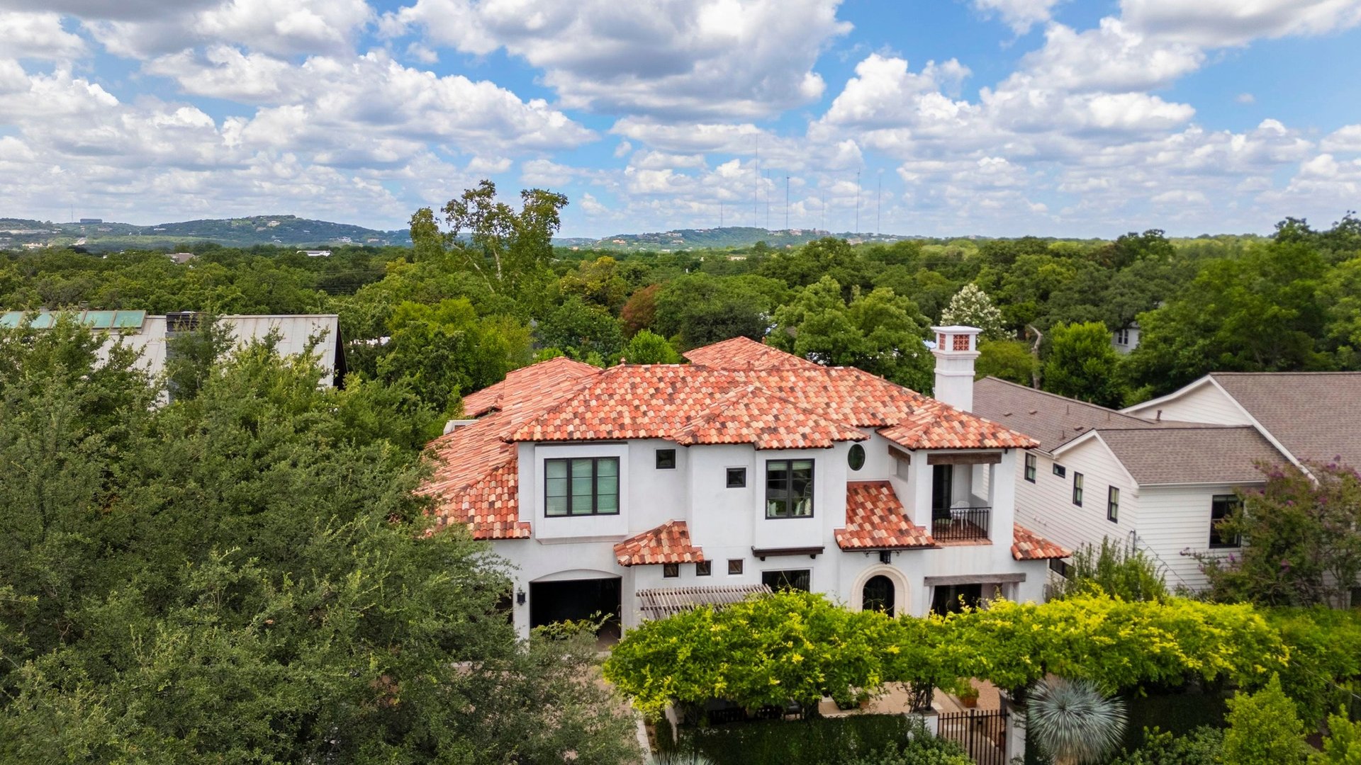 1308 Meriden Lane 