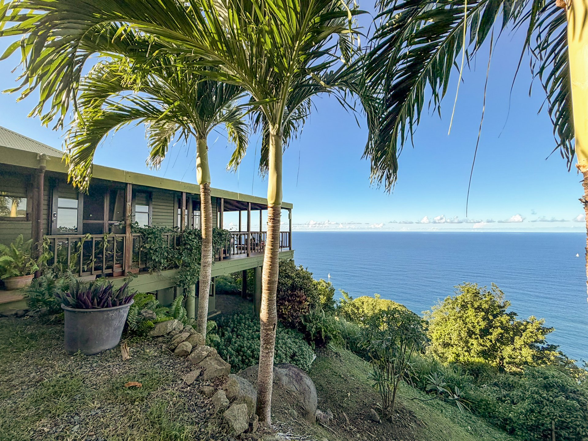 1105 Villa Botanica