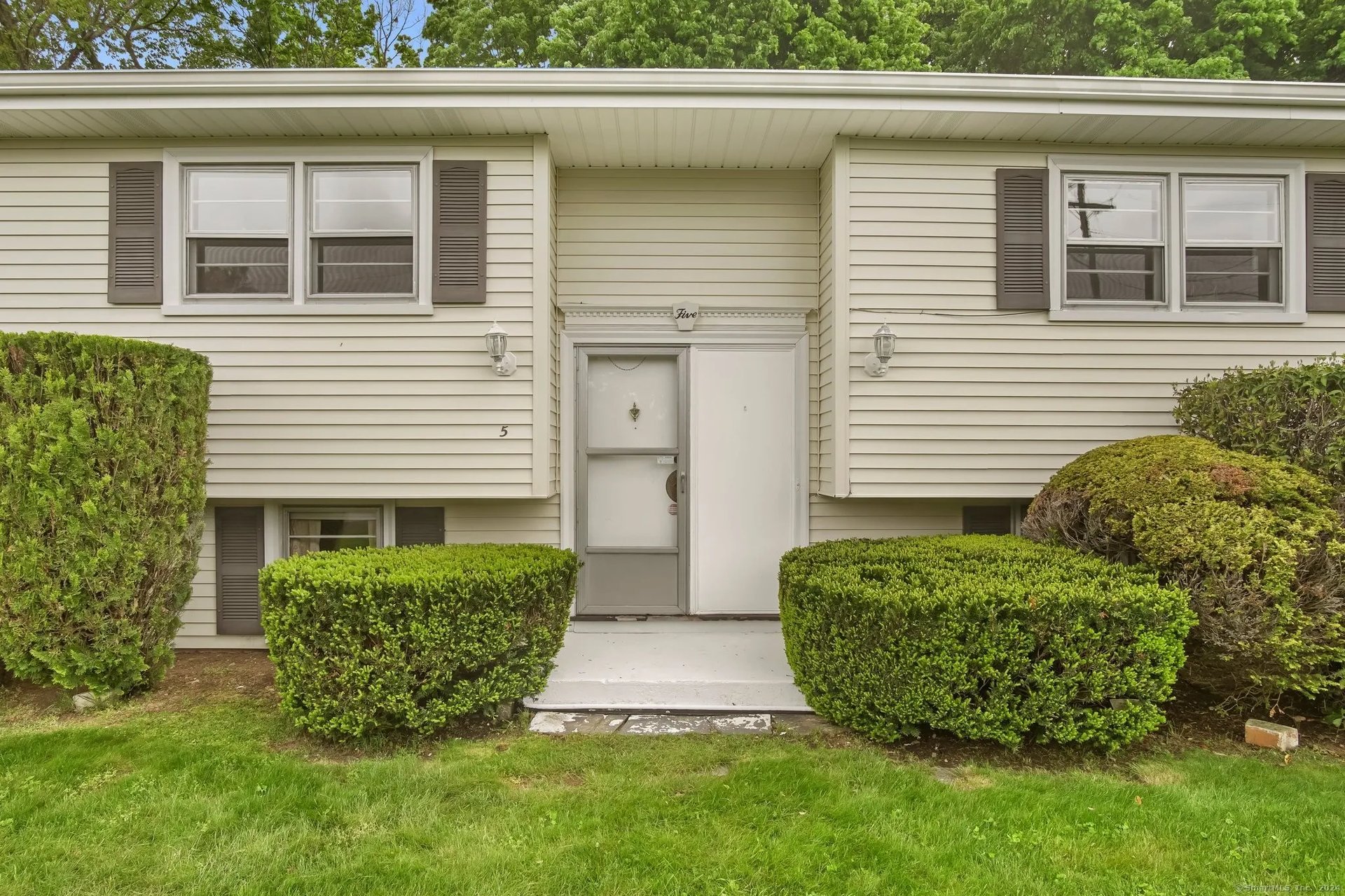 5 Waterbury Road