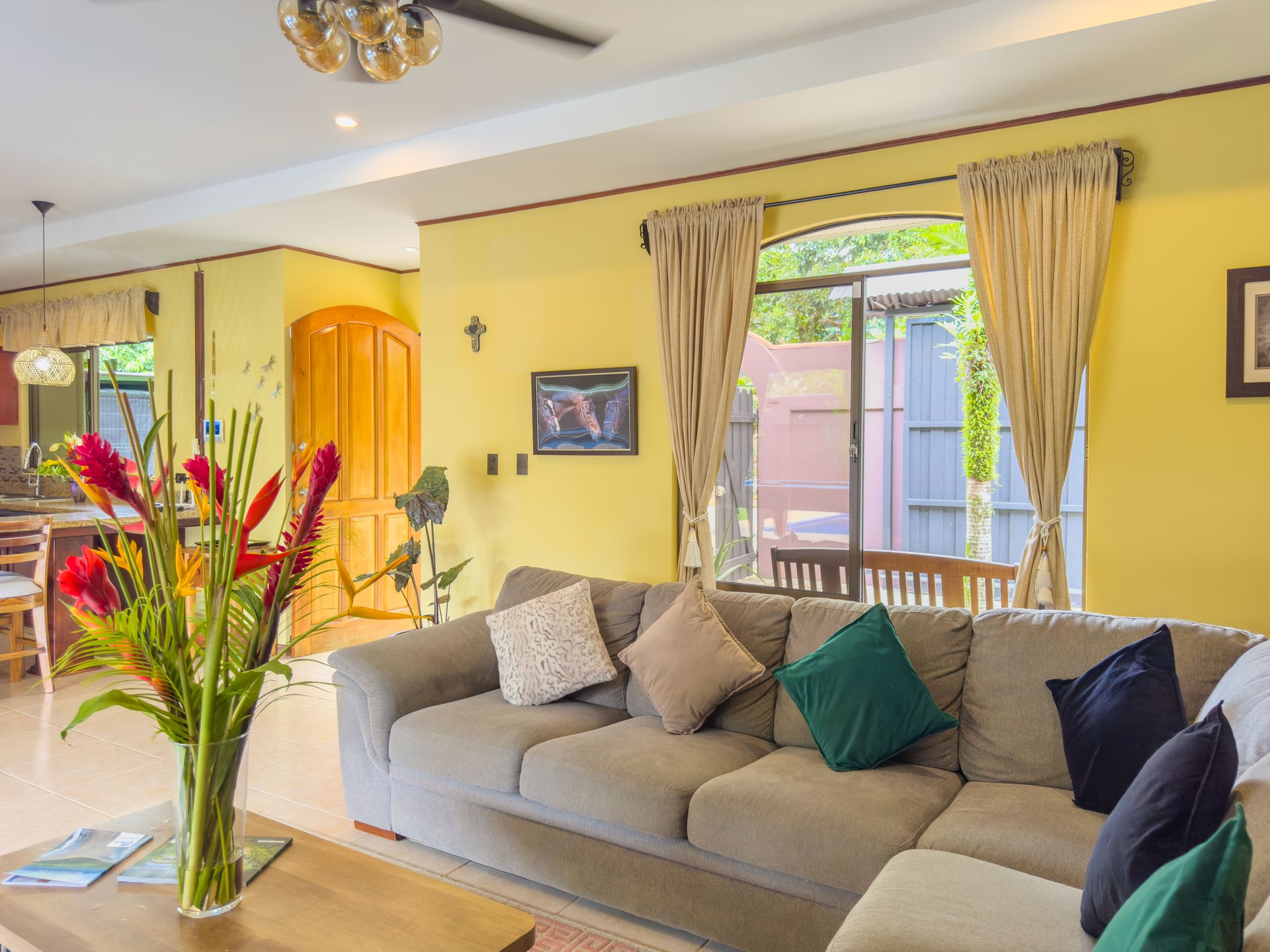 Naranjito corner lot house