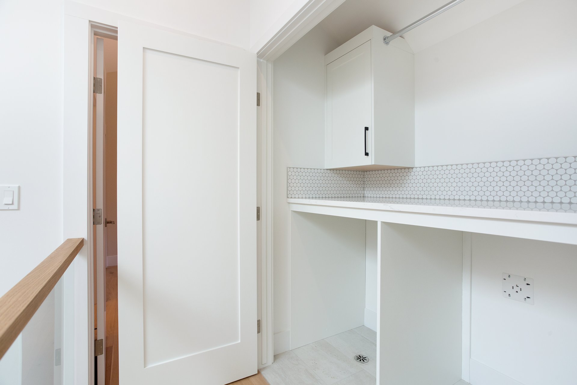 2(SE) - 833 6th Street
