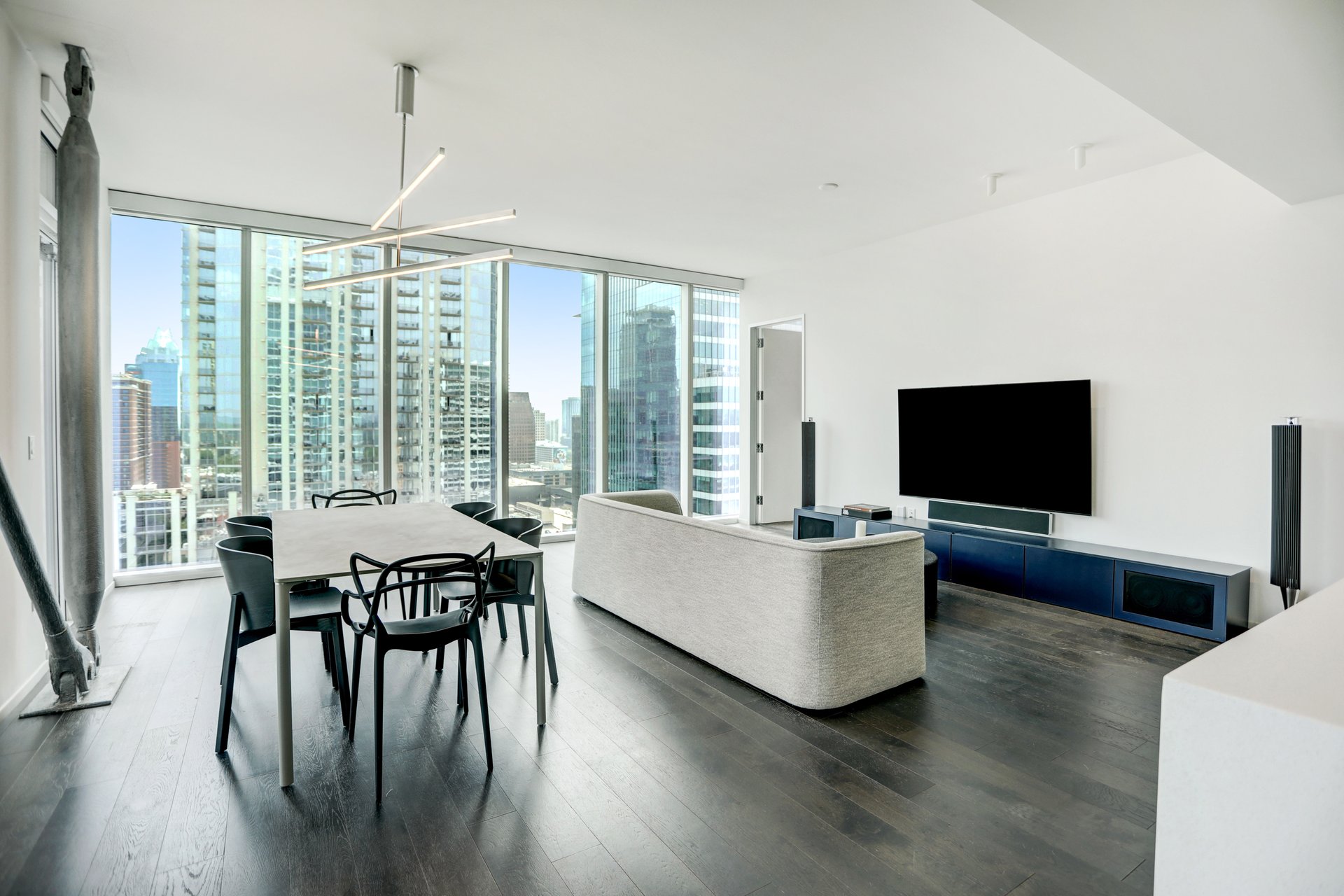 301 West Ave #2104