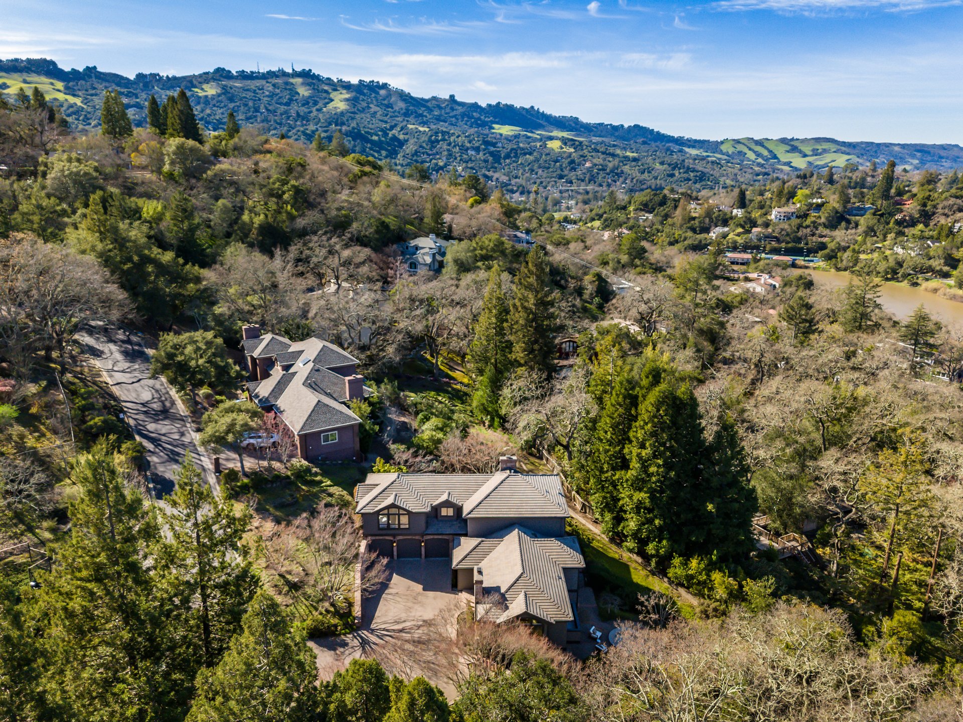 23 Wood Acres Ct