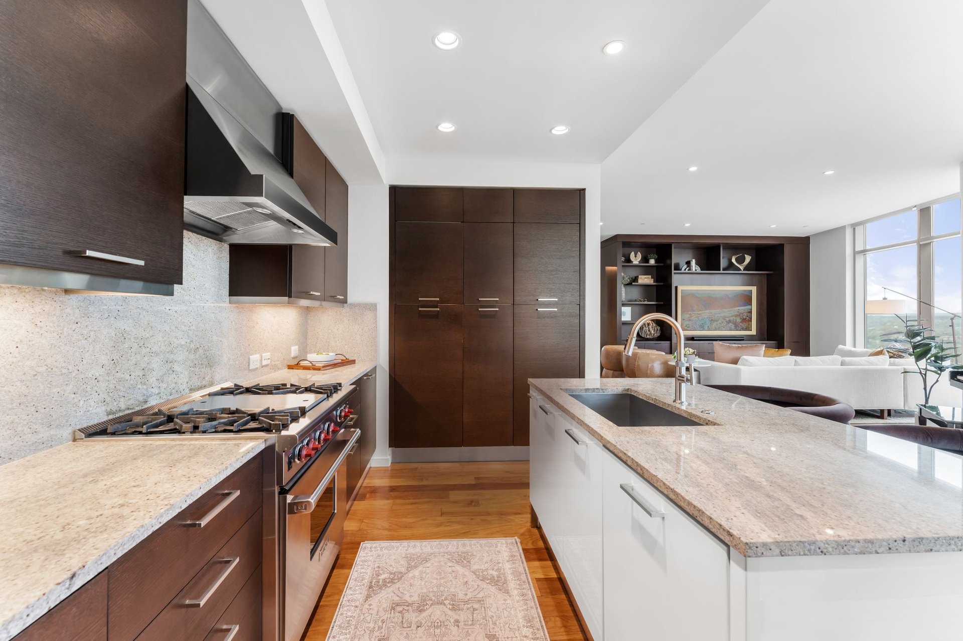 200 Congress Avenue #21E