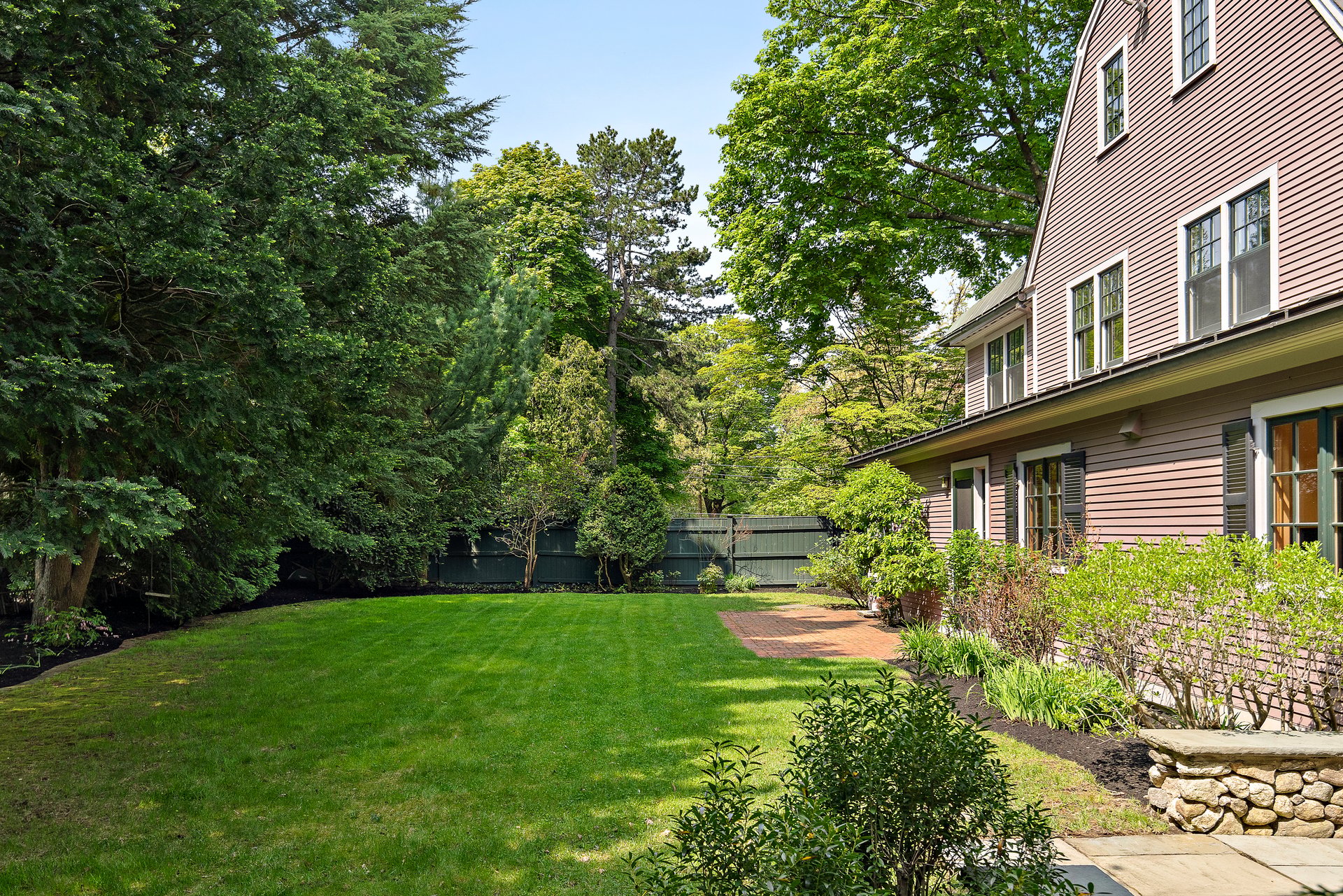 106 Coolidge Hl