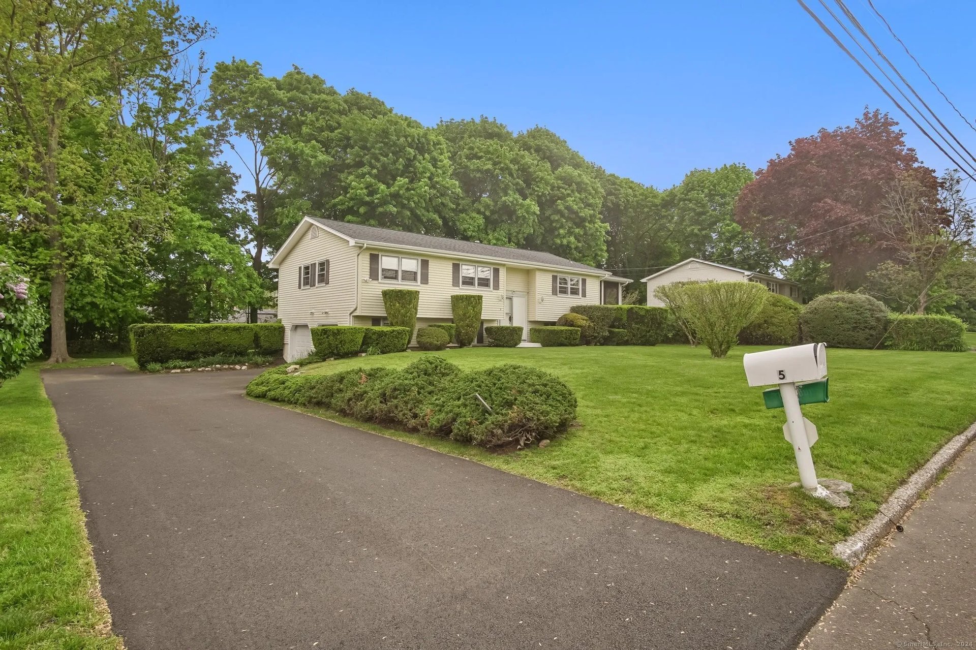 5 Waterbury Road