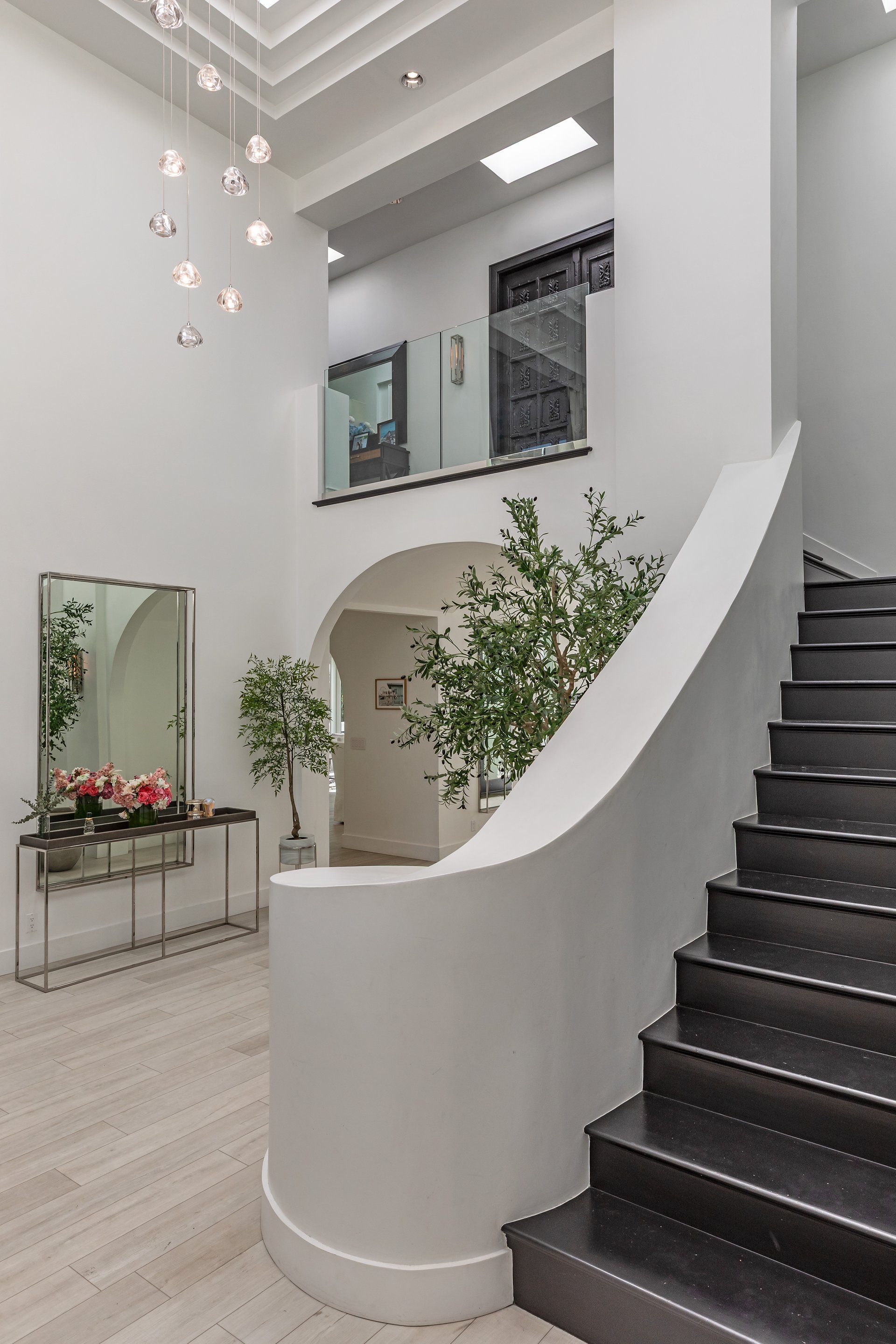 12000 Crest Ct, Beverly Hills