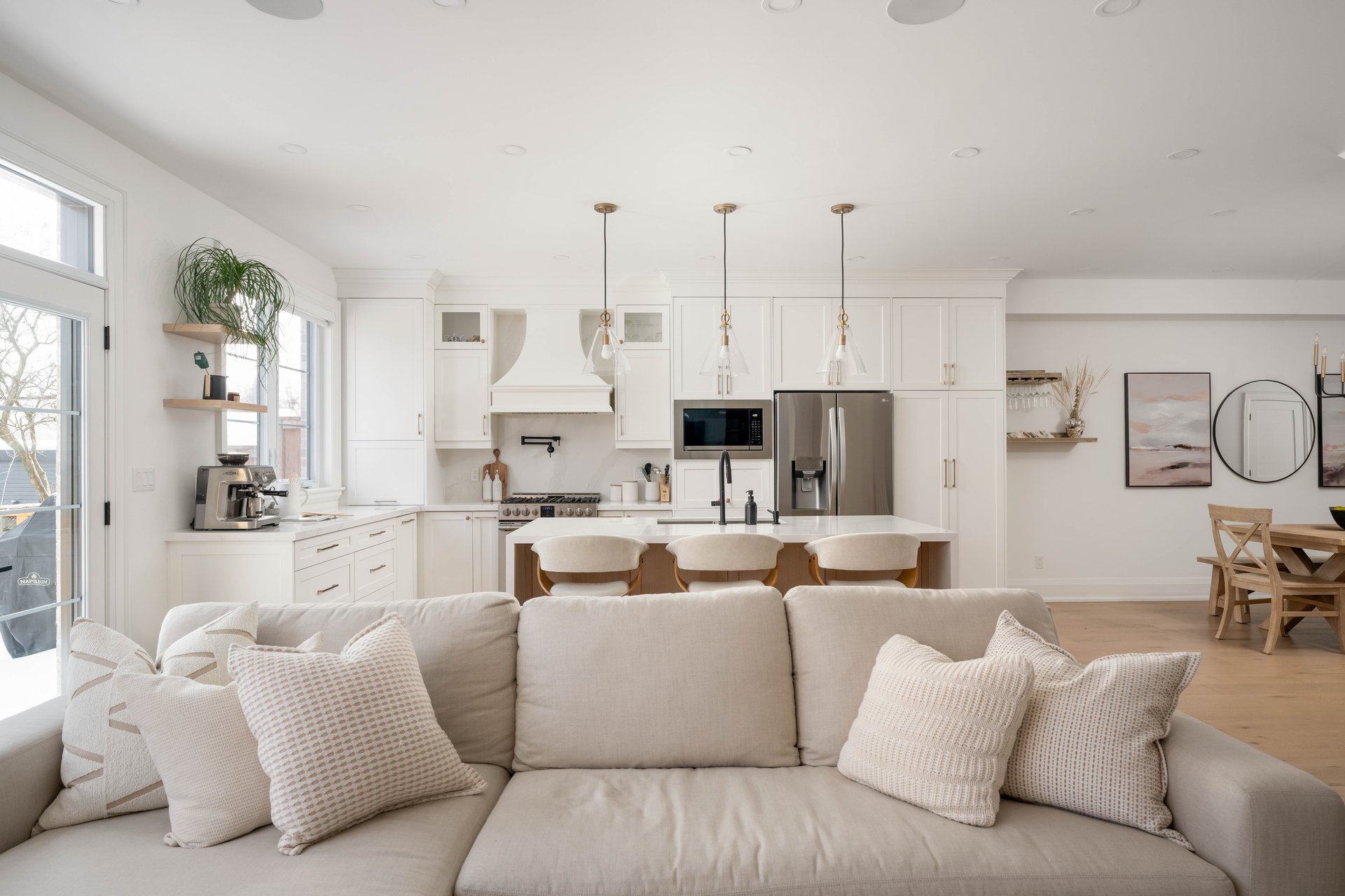 15 Marilyn Cres