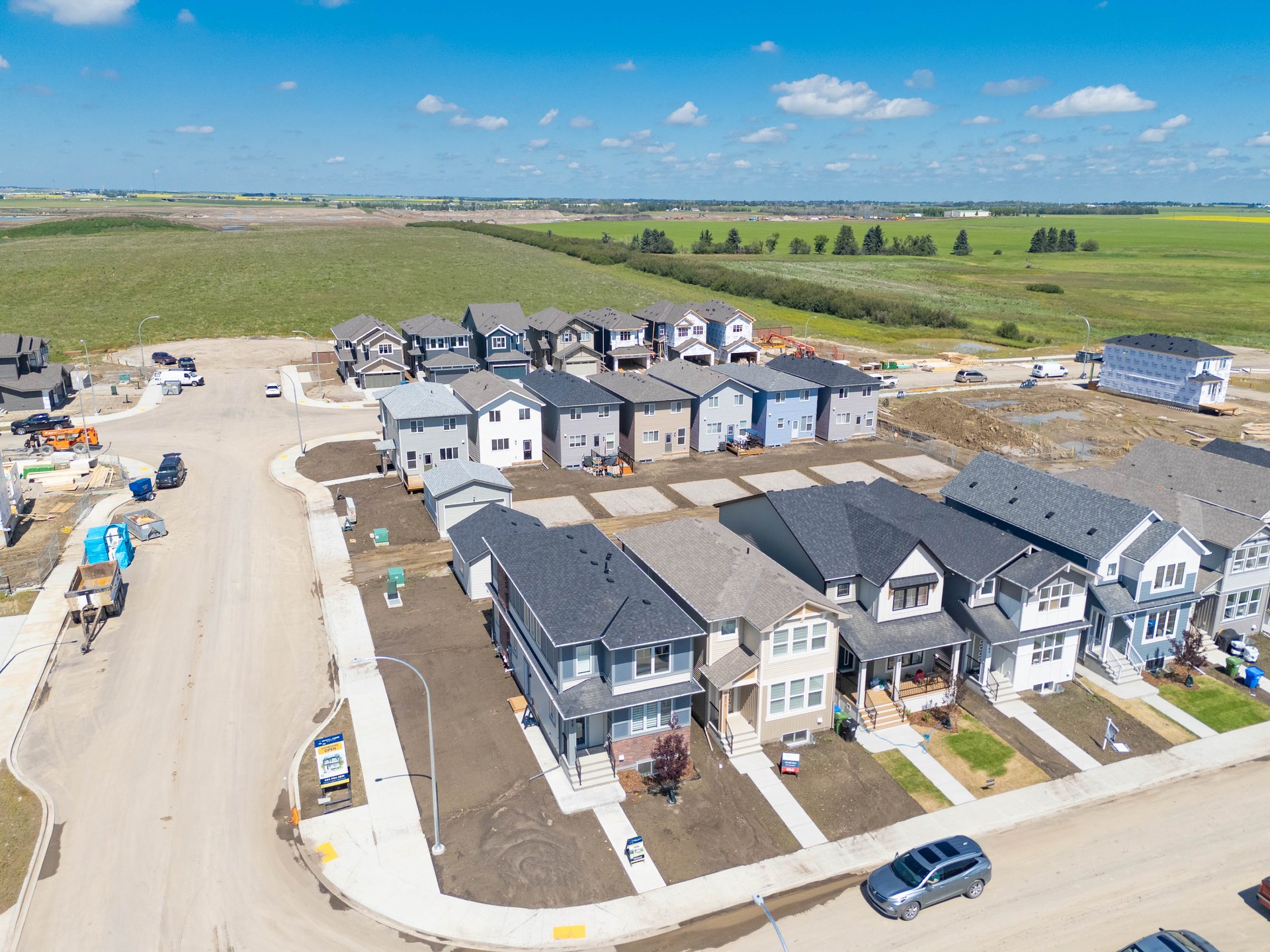 215 Belvedere Crescent SE