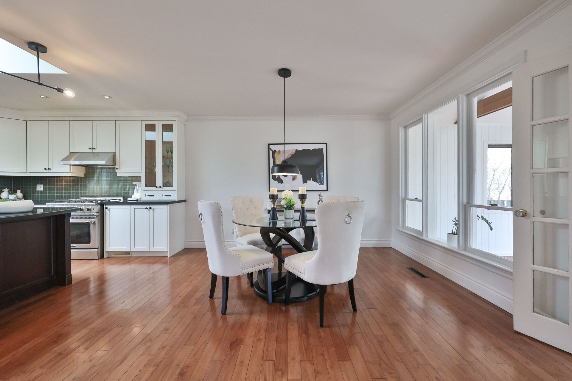 1439 Larchview Trail