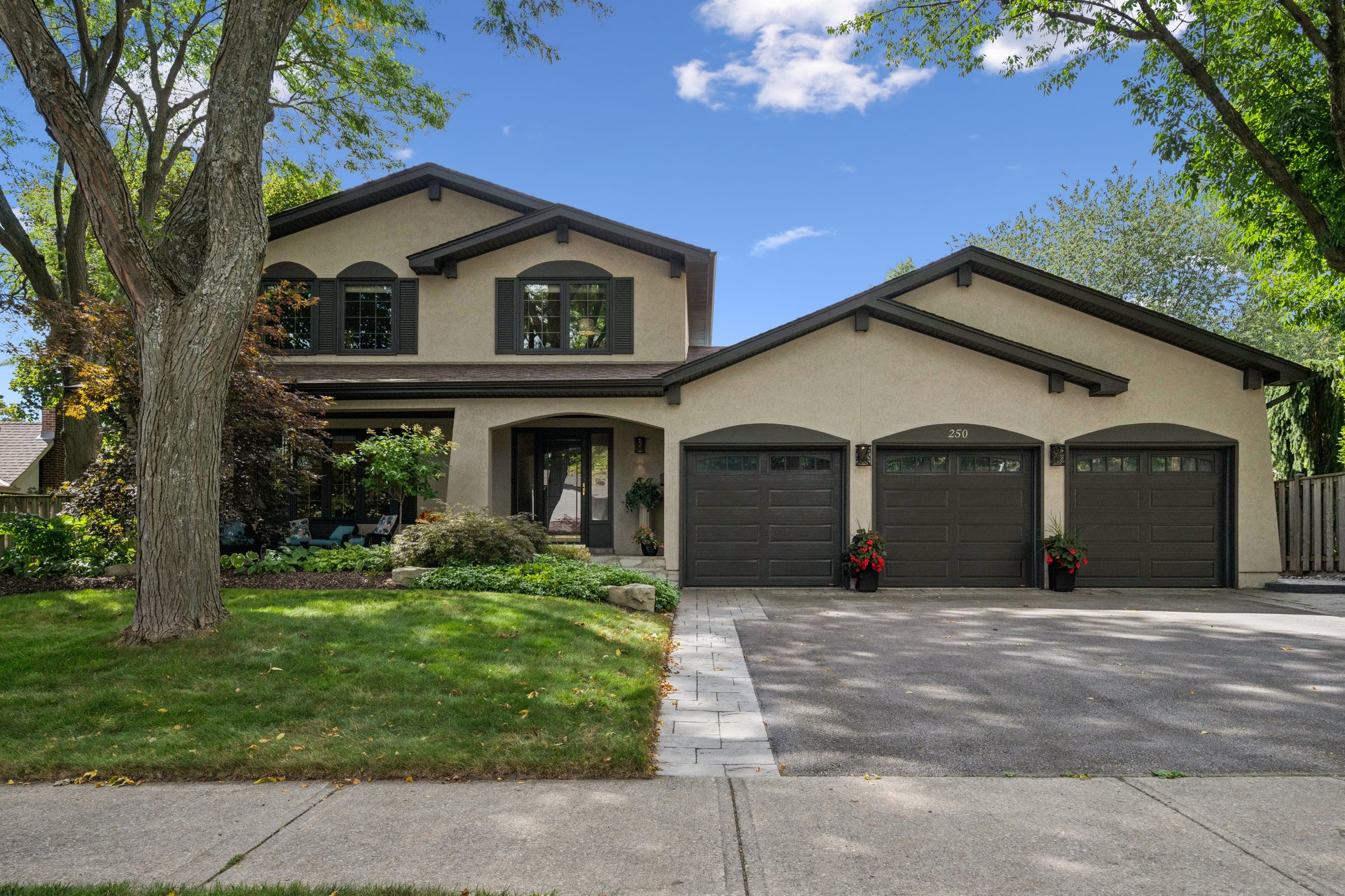 250 Mccraney Street W