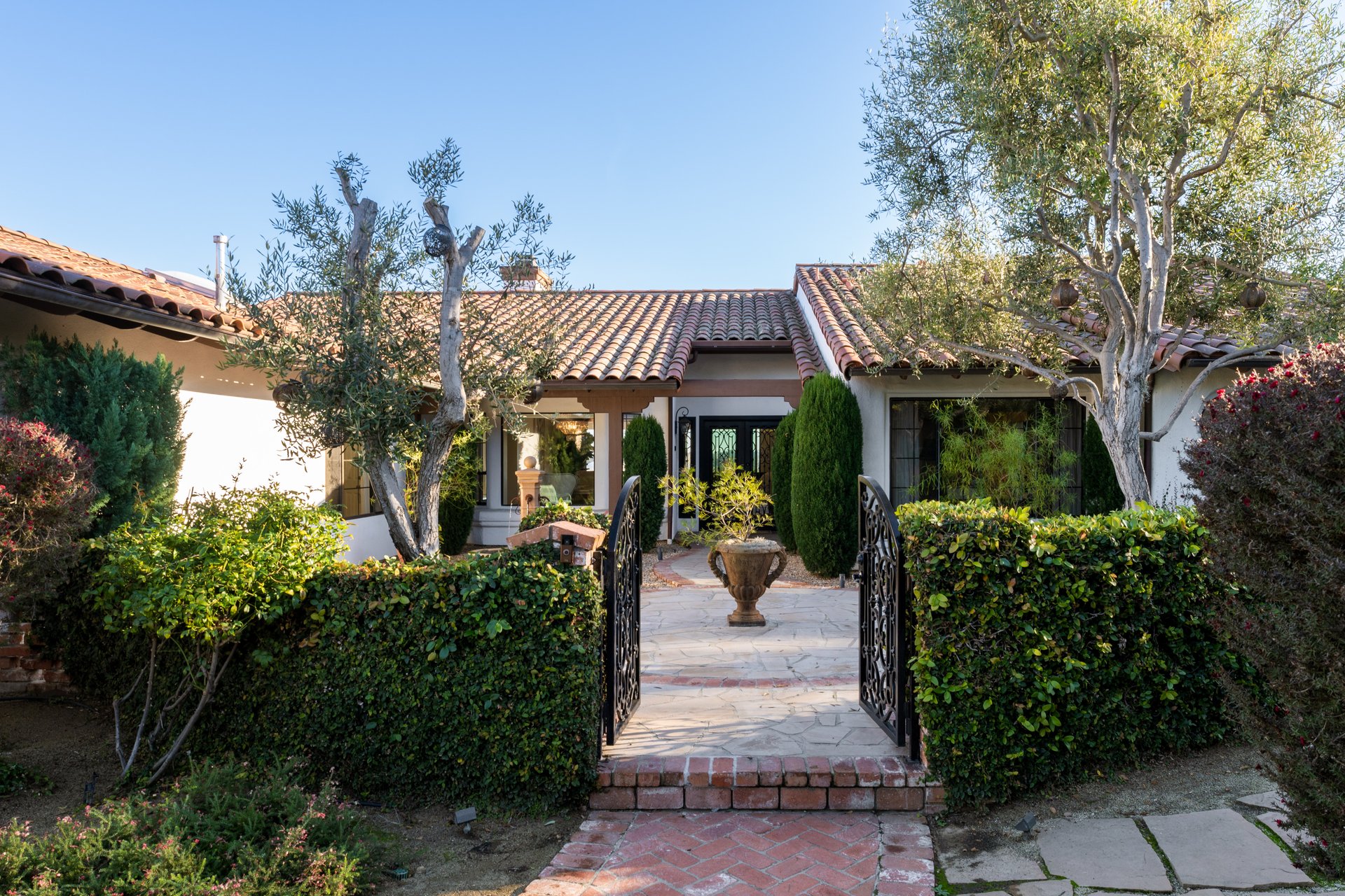 905 Olive Crest Dr.