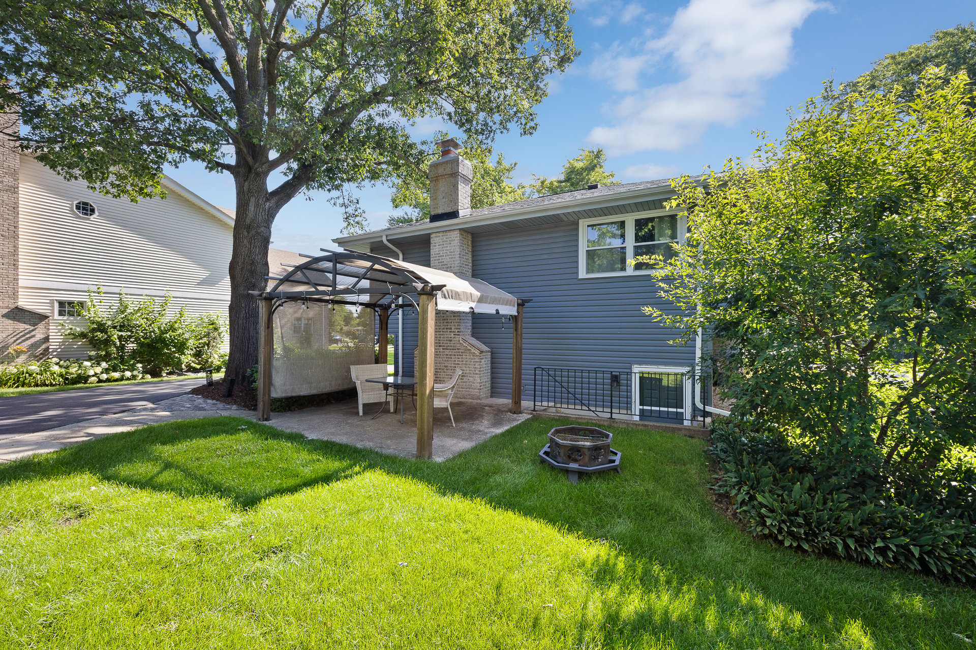 4600 Roslyn Road