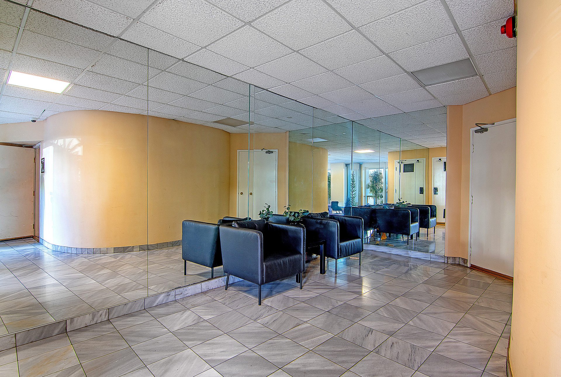916 S. Shenandoah St. # 1