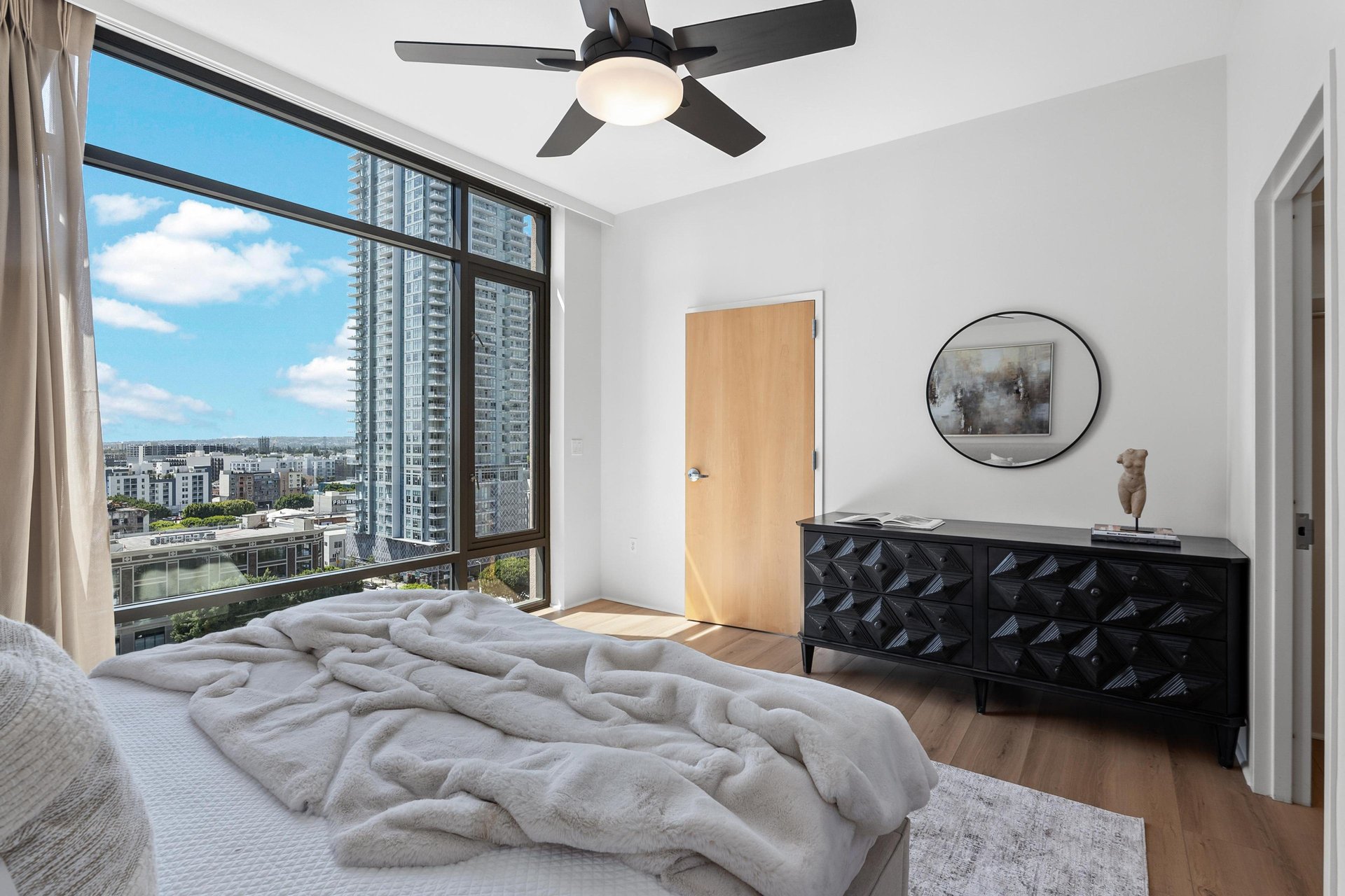 1111 S Grand Ave #1201, DTLA