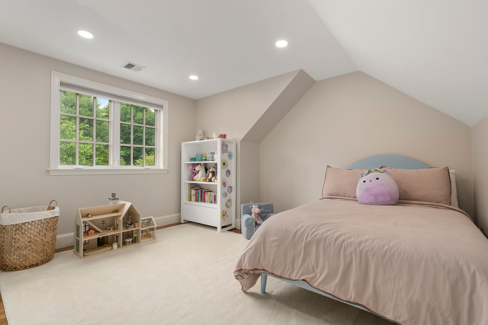 12 Pheasant Landing Road, Needham