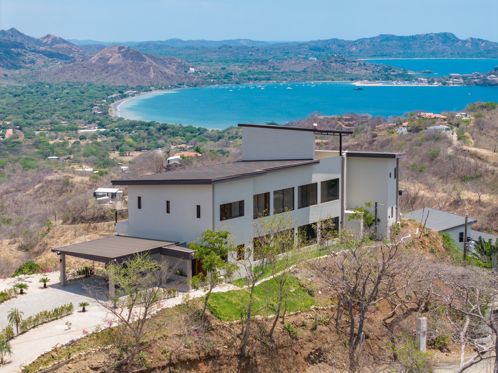 Casa Vista Escondida | 5 Bedroom Ocean View Estate with Seller Financing & Additional Lot in Playa Potrero Costa Rica