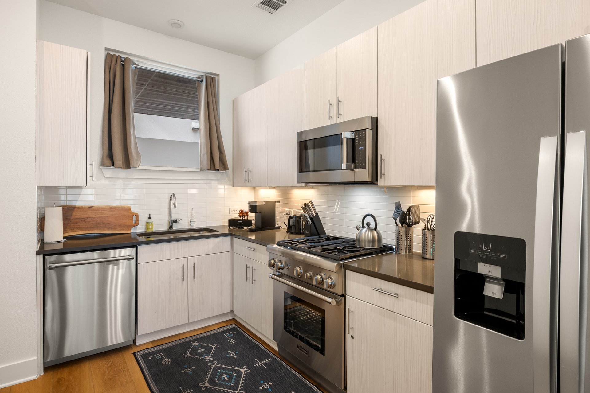 1306 West Avenue #205