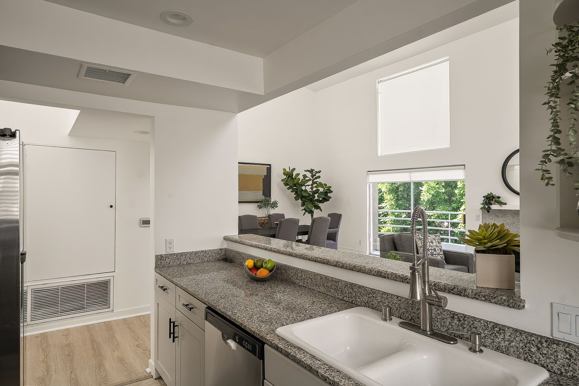 1617 S Beverly Glen Blvd Unit: 404, Westwood