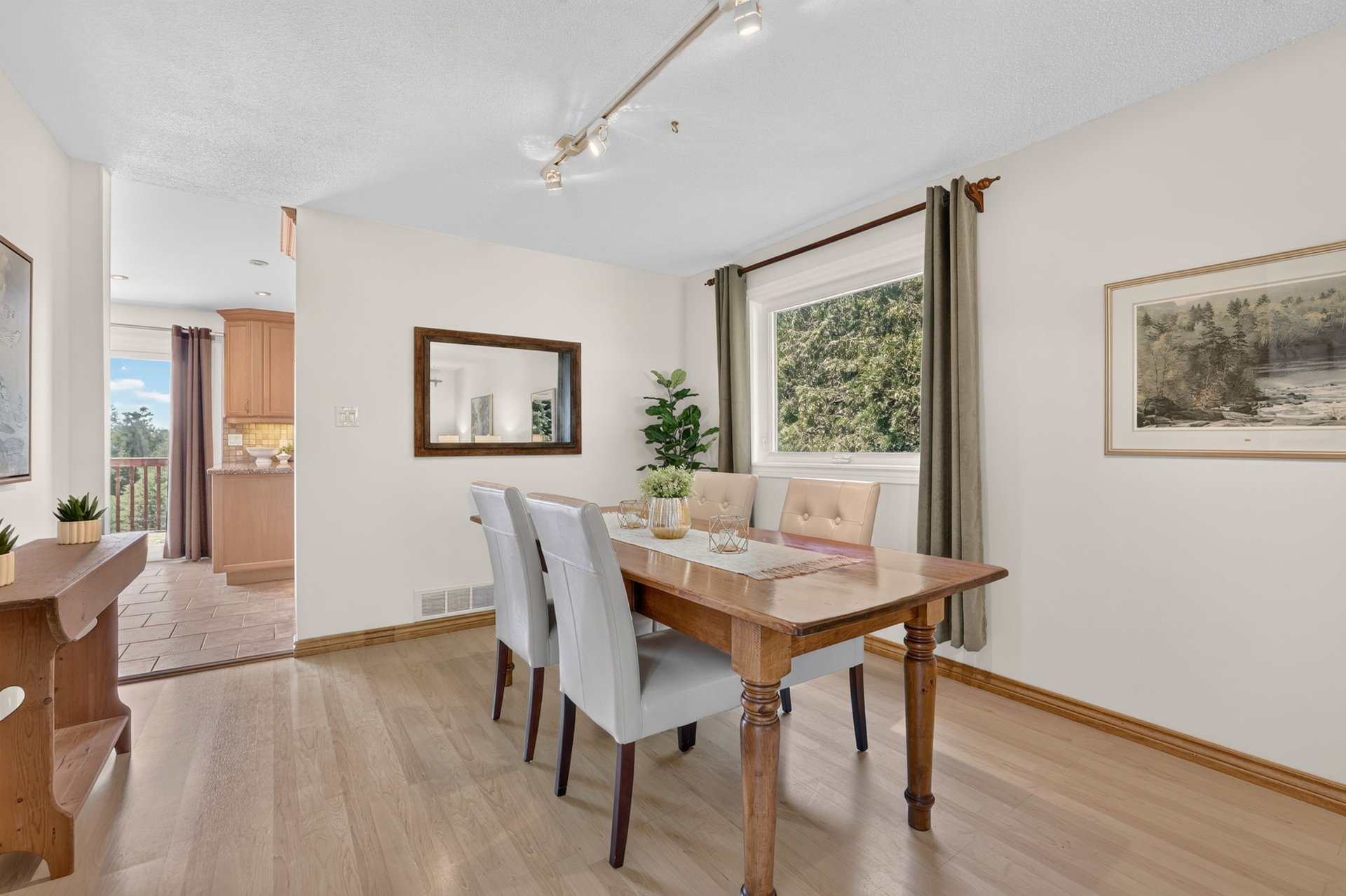 16 Hi View Drive
