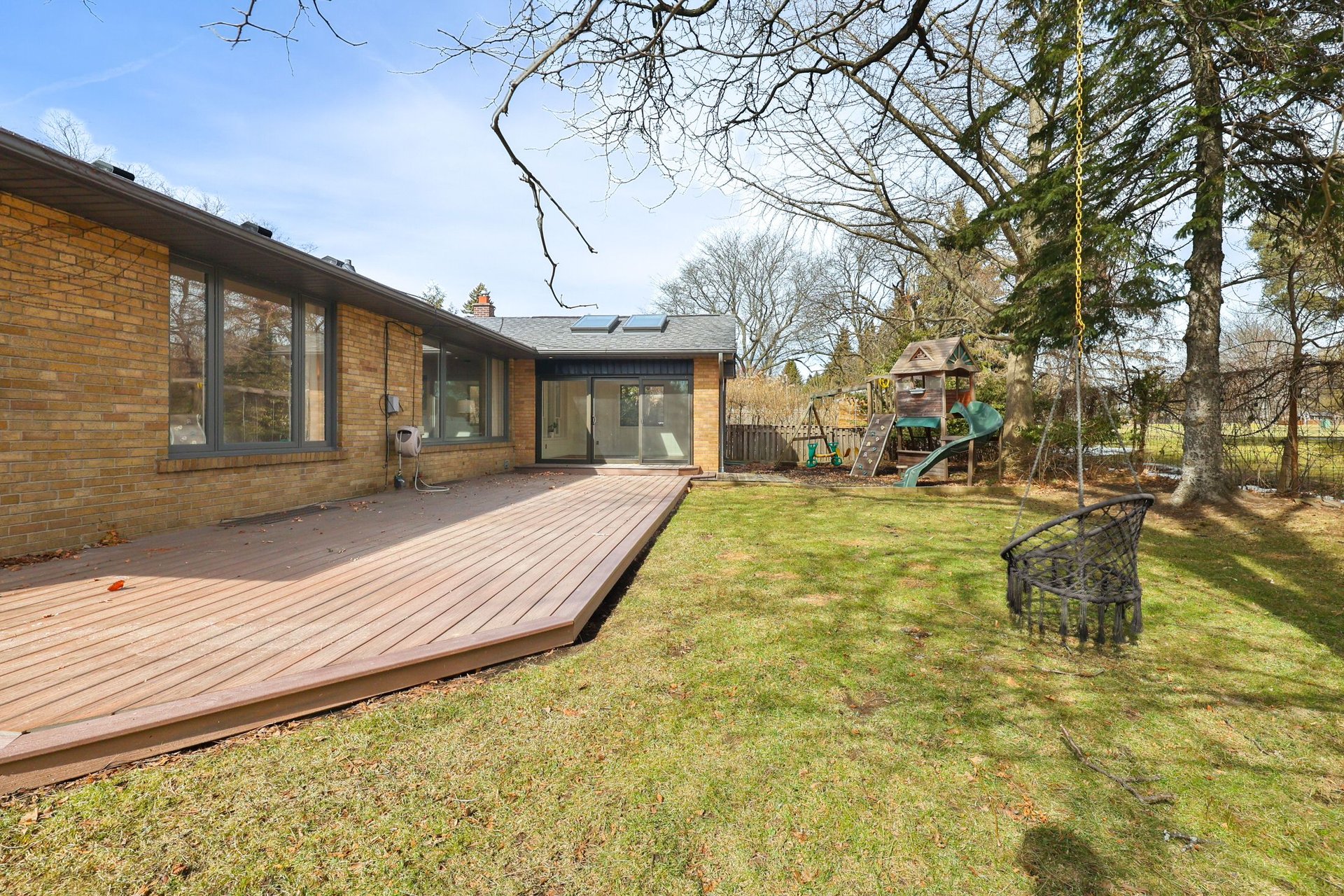 1439 Larchview Trail