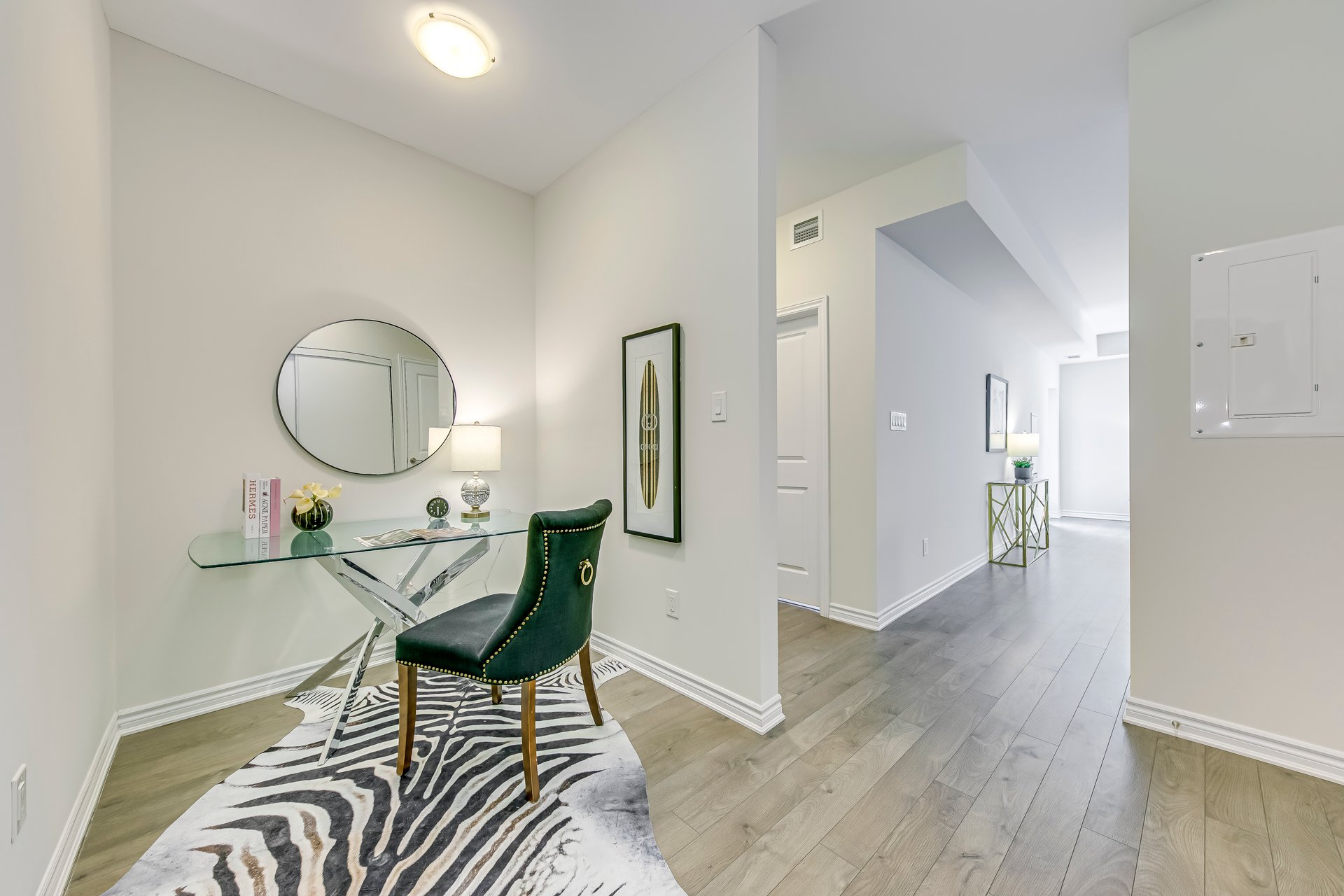 150 Oak Park Blvd 201