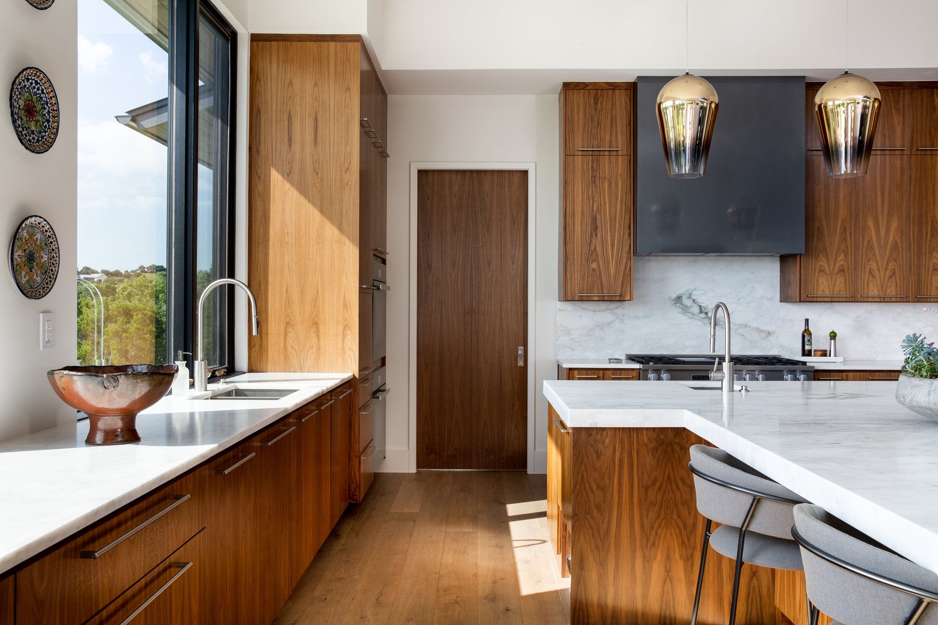 Contemporary Design & Spectacular Views
