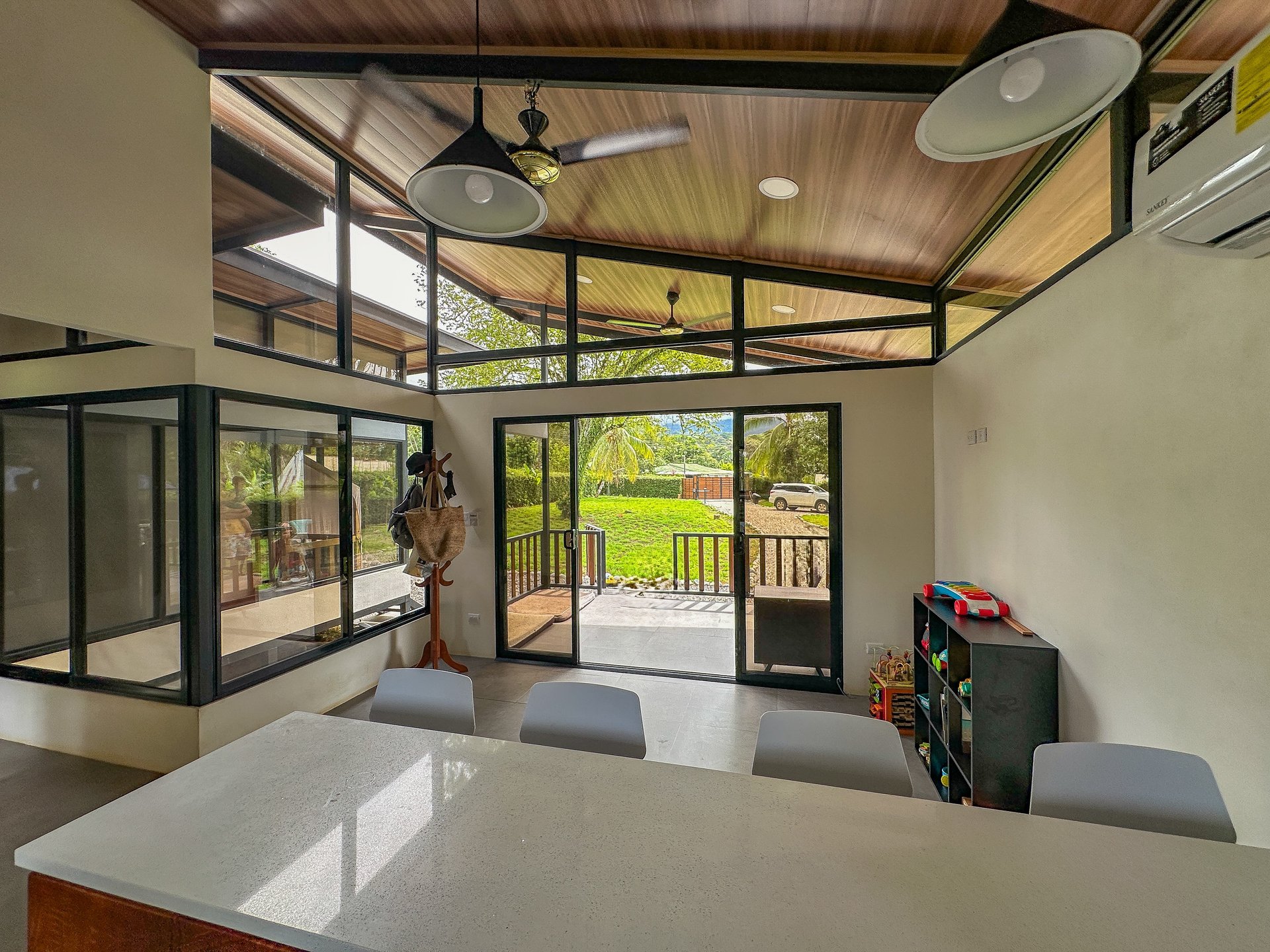 Charming 2-Bedroom Home in the Heart of Ojochal – Privacy, Convenience, and Opportunity Await!