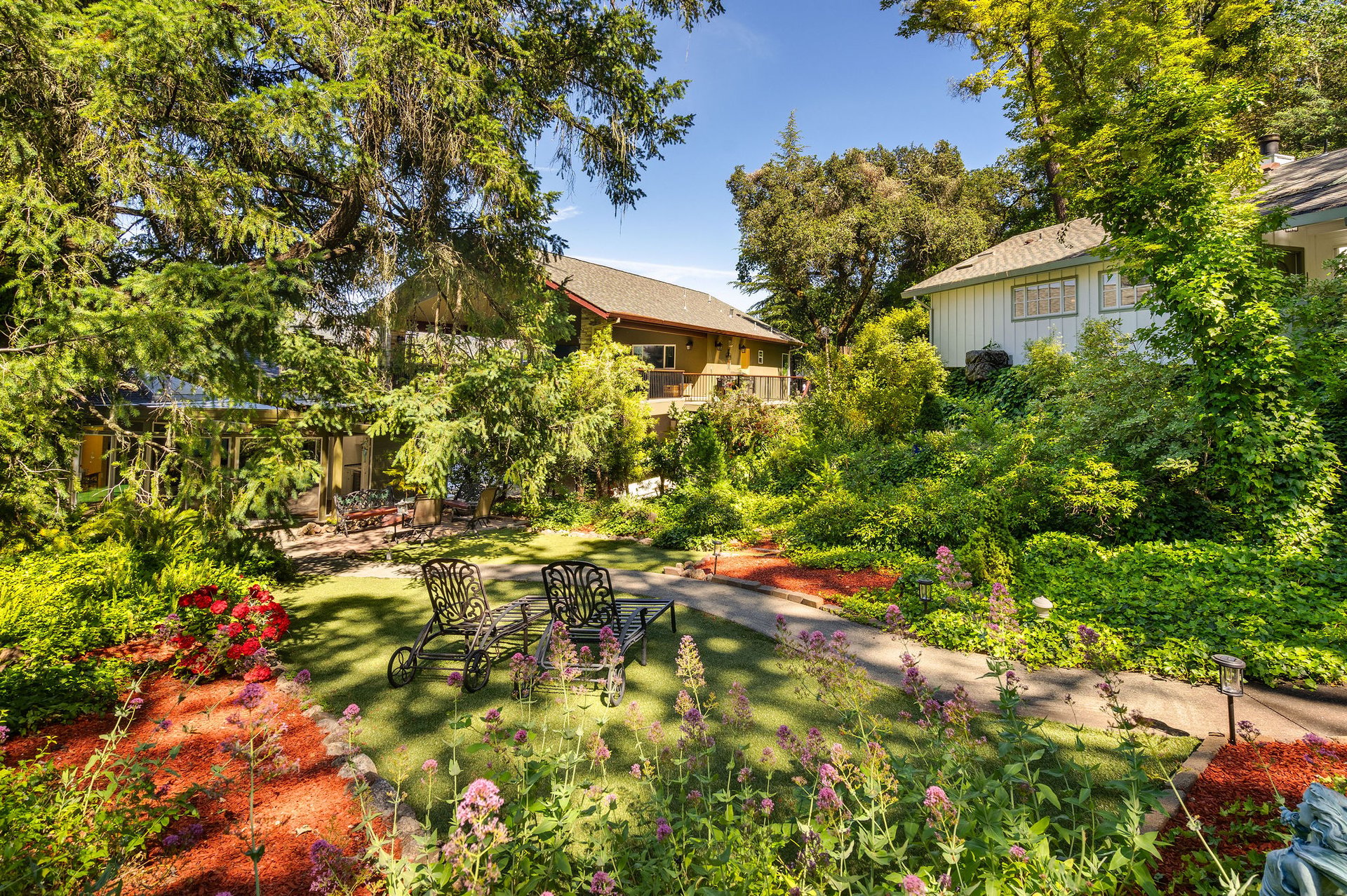 3037 Foothill Blvd