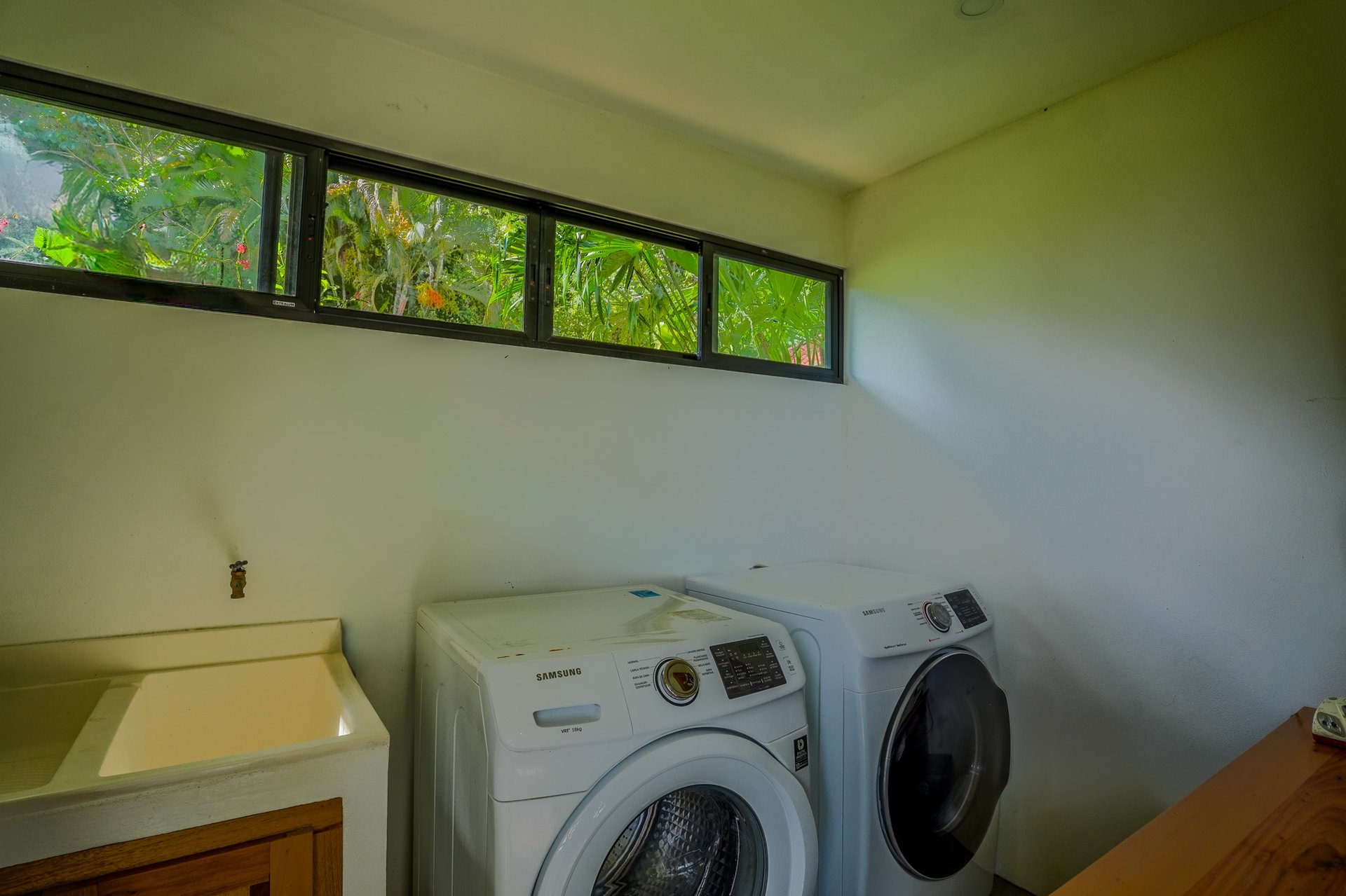 Casa La Roca, Whale's Tail 3 Bedroom Home In Uvita!