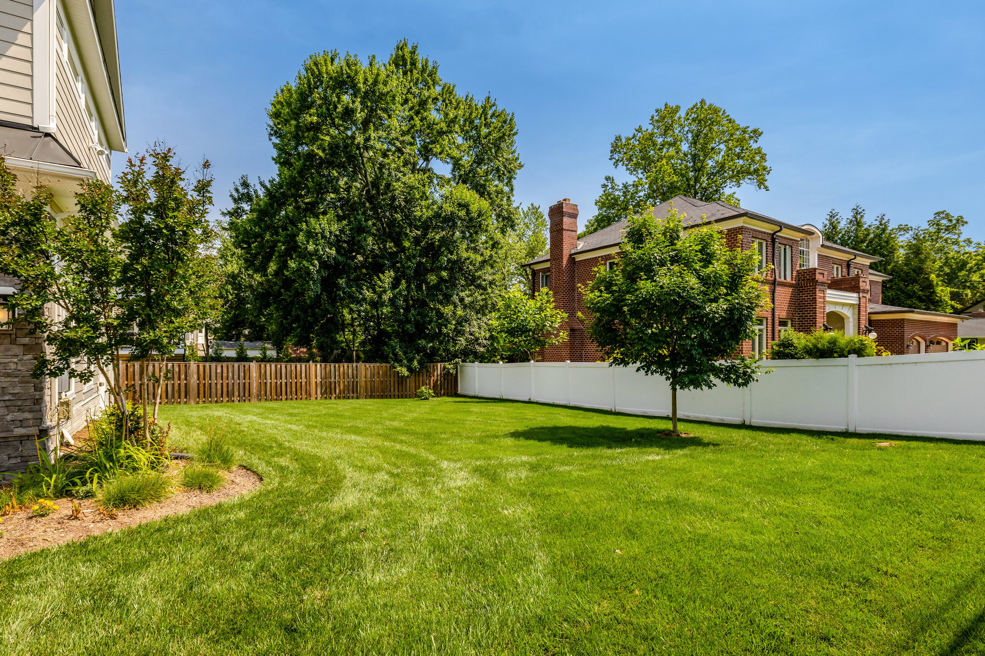 300 Jade Ct NW