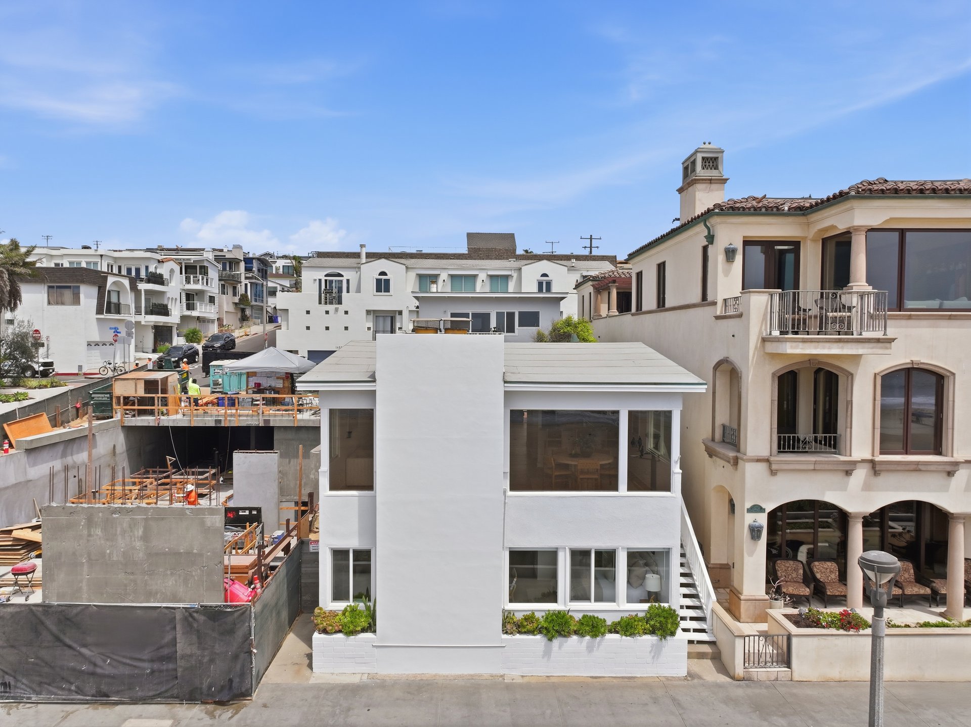 1416 The Strand