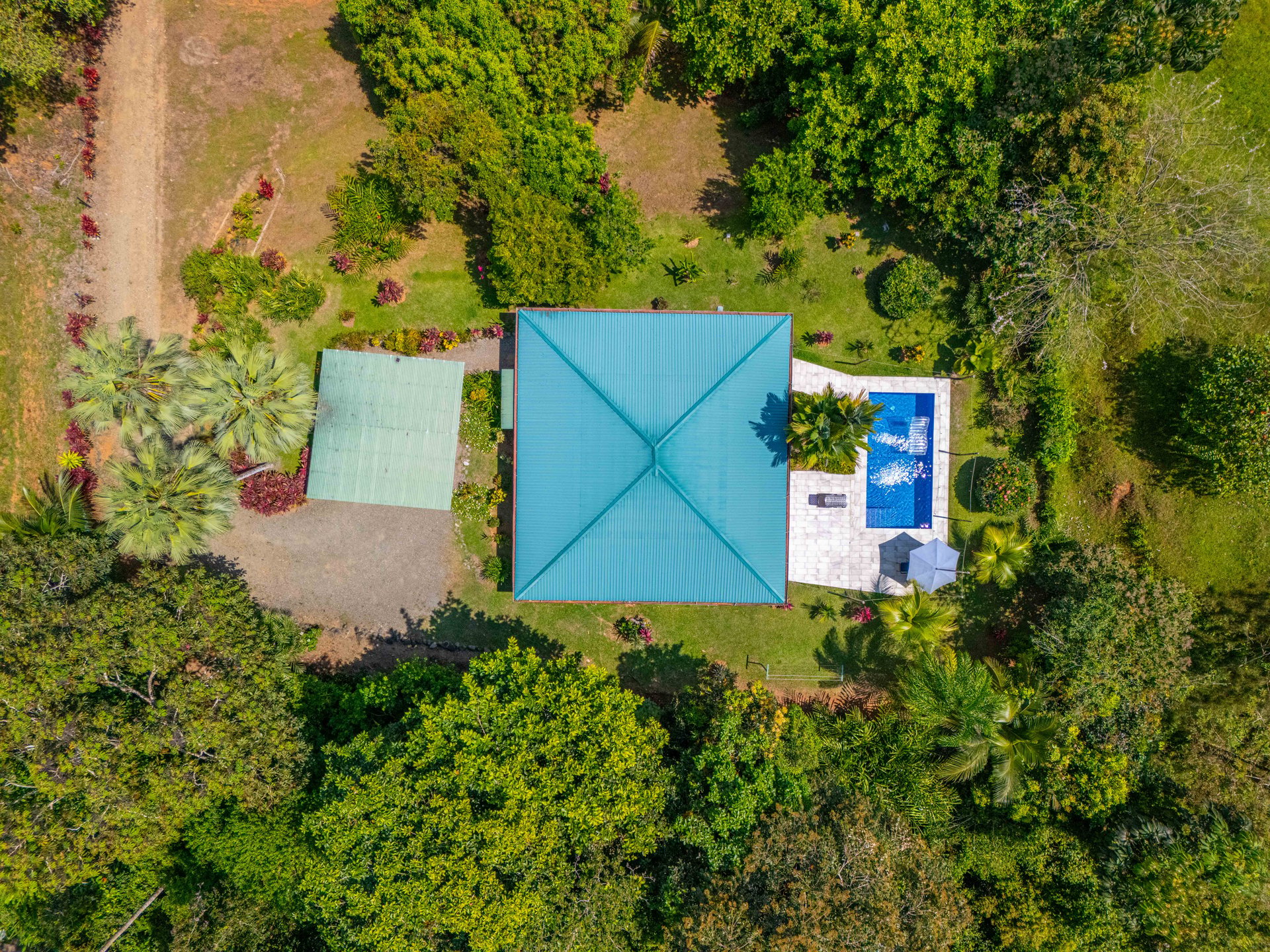 Beautiful Casa Tucán Escape, Tres Rios,  Gorgeous Mountain View with Room to Build!