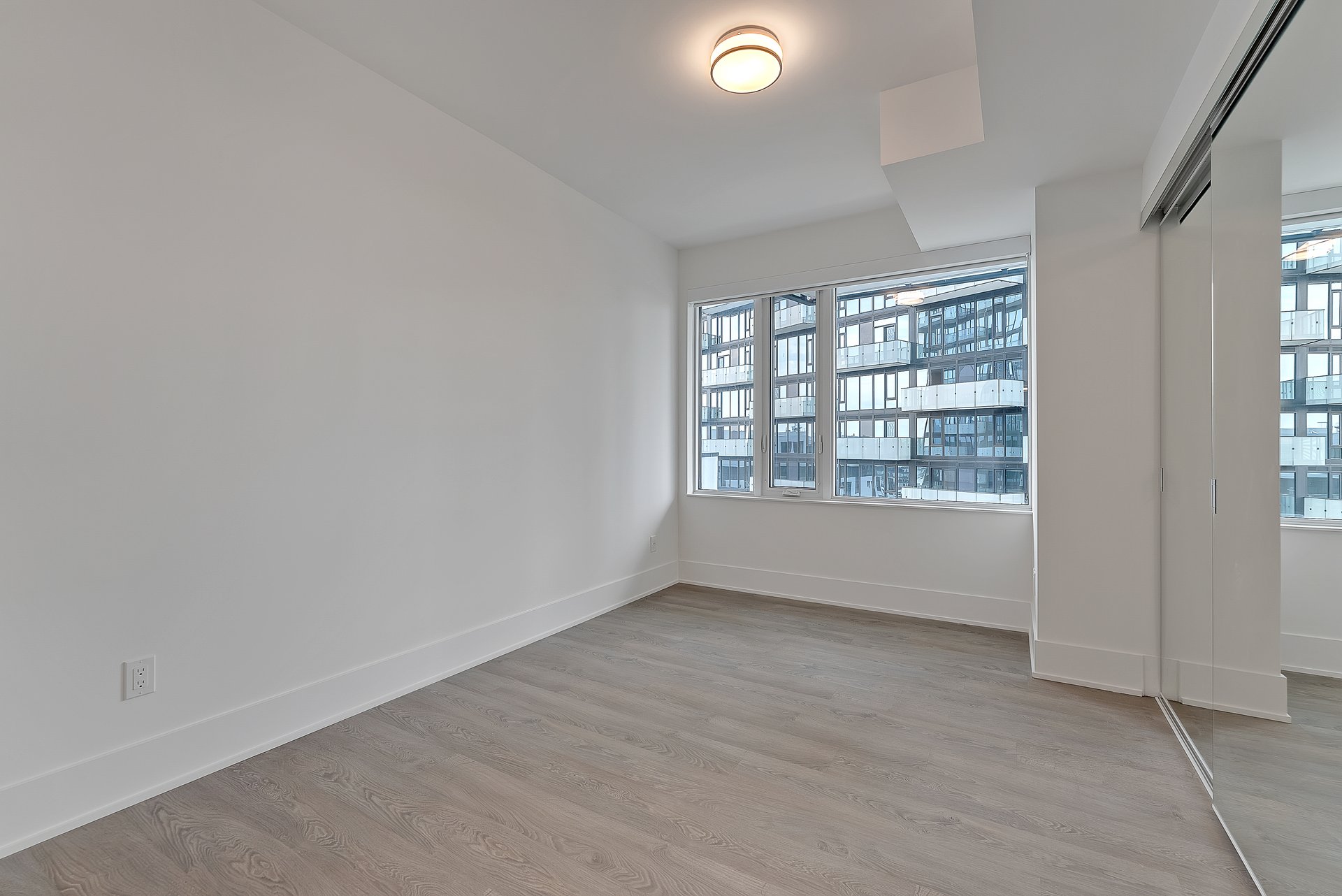 470 Front St W Unit: 1412