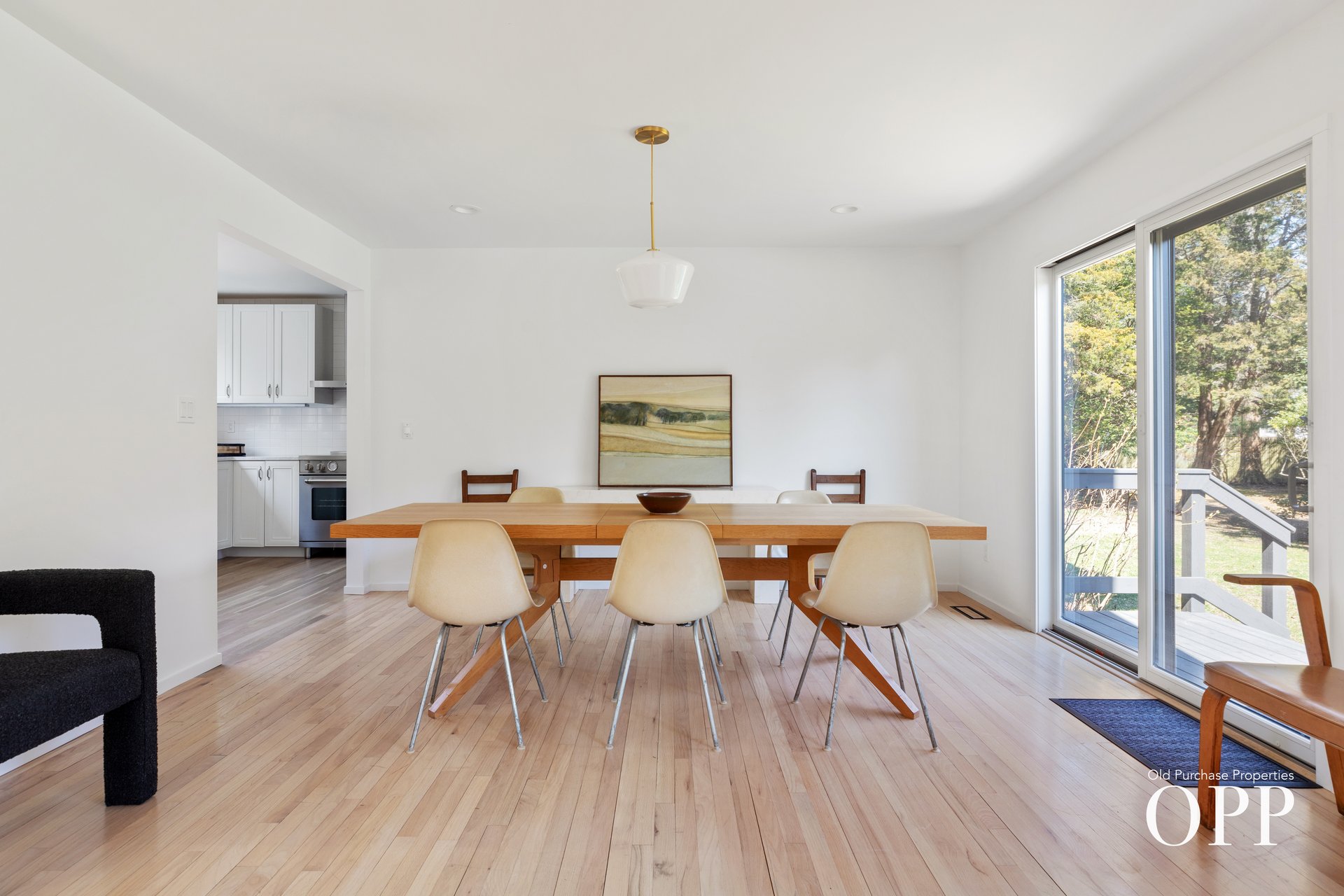 A MODERN RETREAT IN PRIME LOCATION