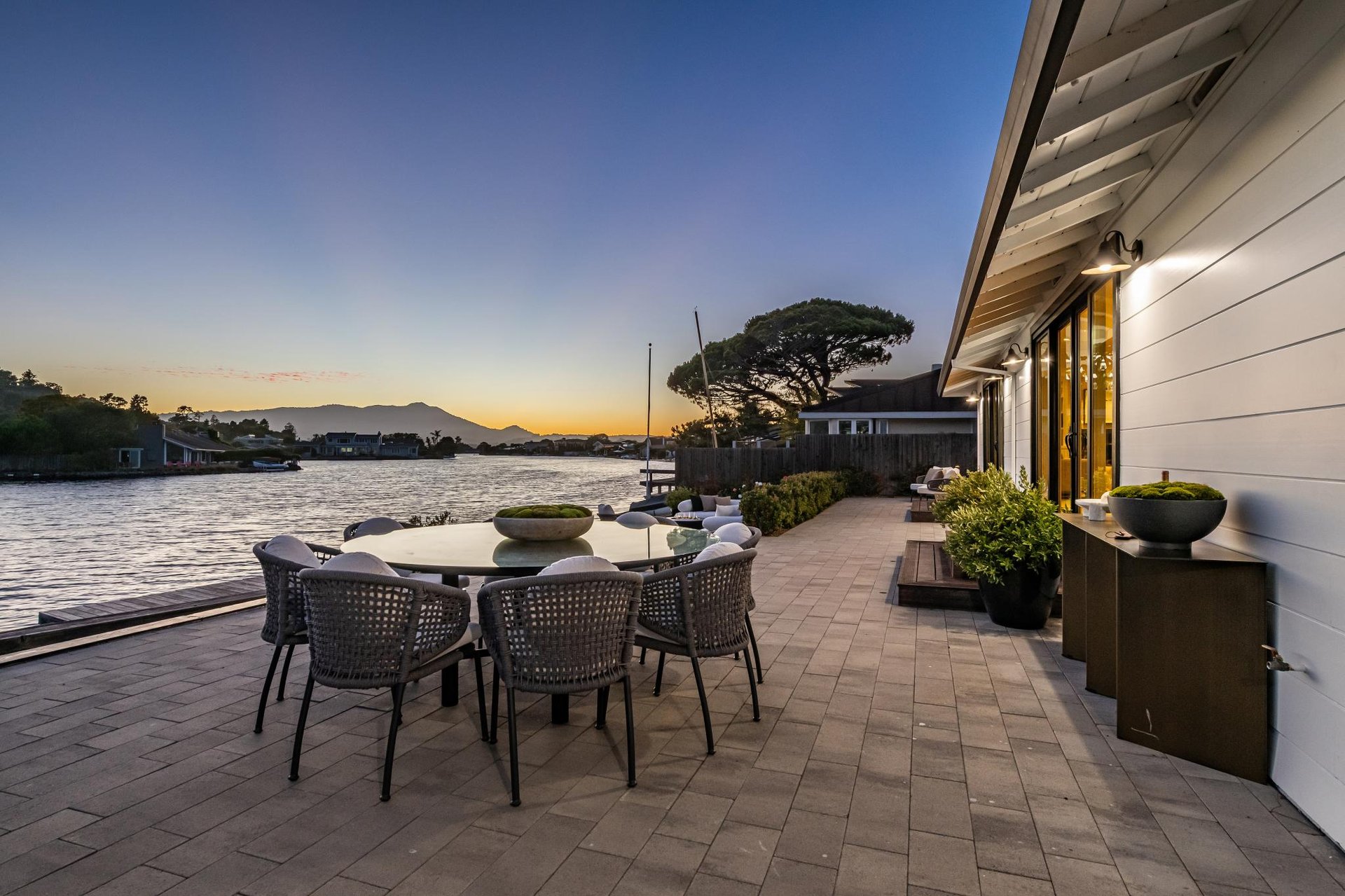 19 Peninsula