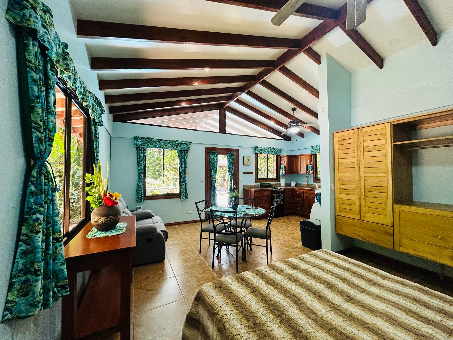 Private Jungle Oasis! 1 Bed, 1 Bath Hatillo Haven