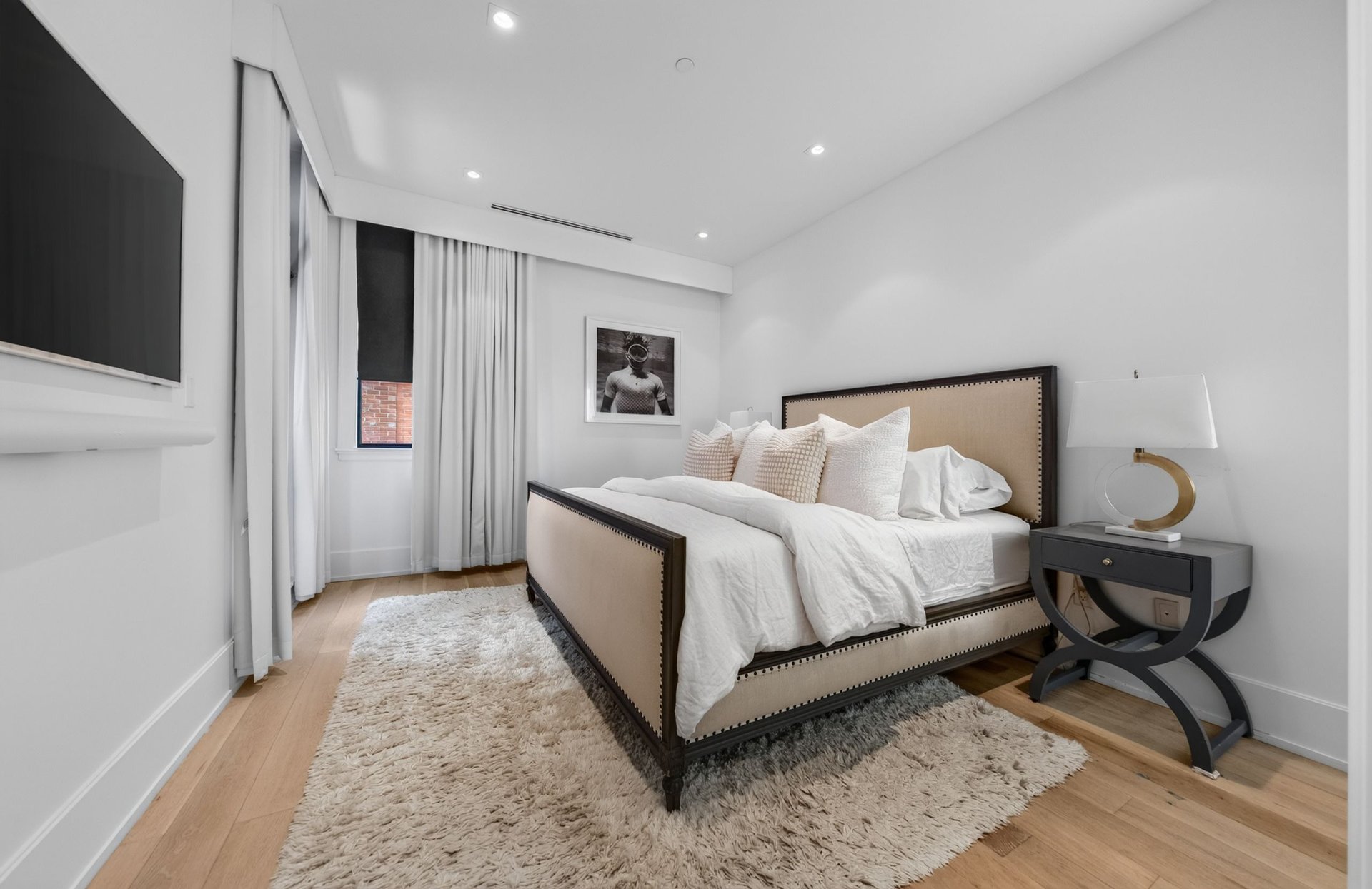 Ultra-Exclusive Yorkville Address