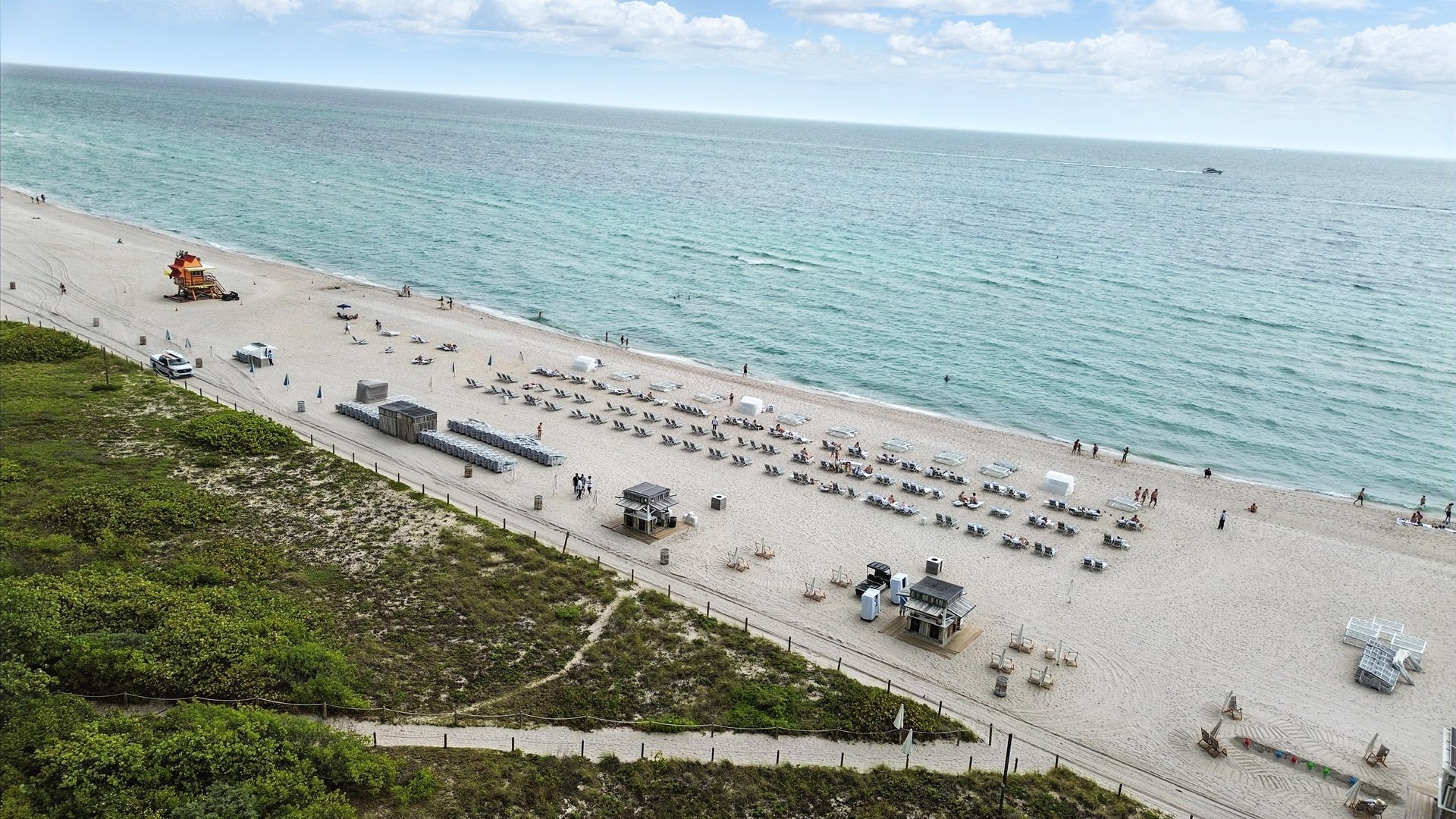 2301 Collins Ave #318  