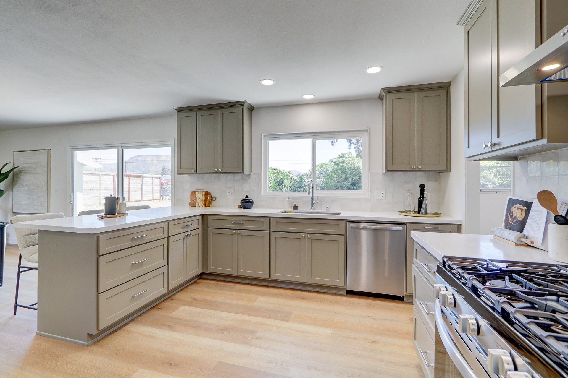 476 Jeanne Ct