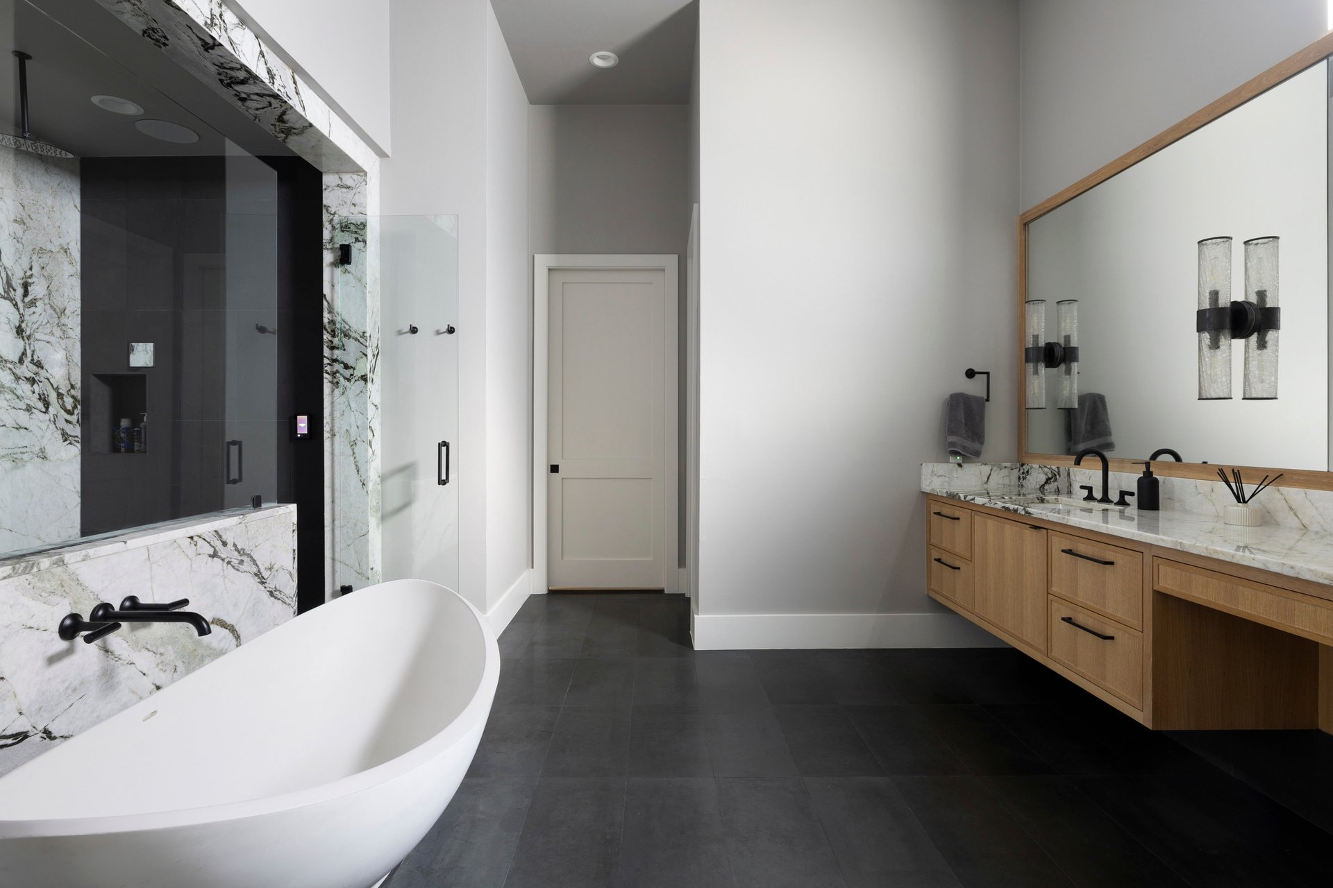 4211 Watersedge Cove