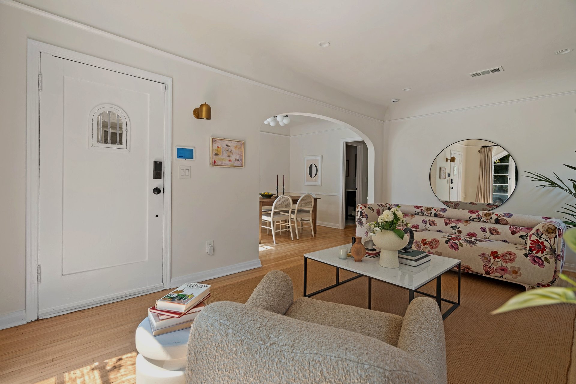 Re-imagined Quaint Country English with Guest House and Grand Rear Yard!