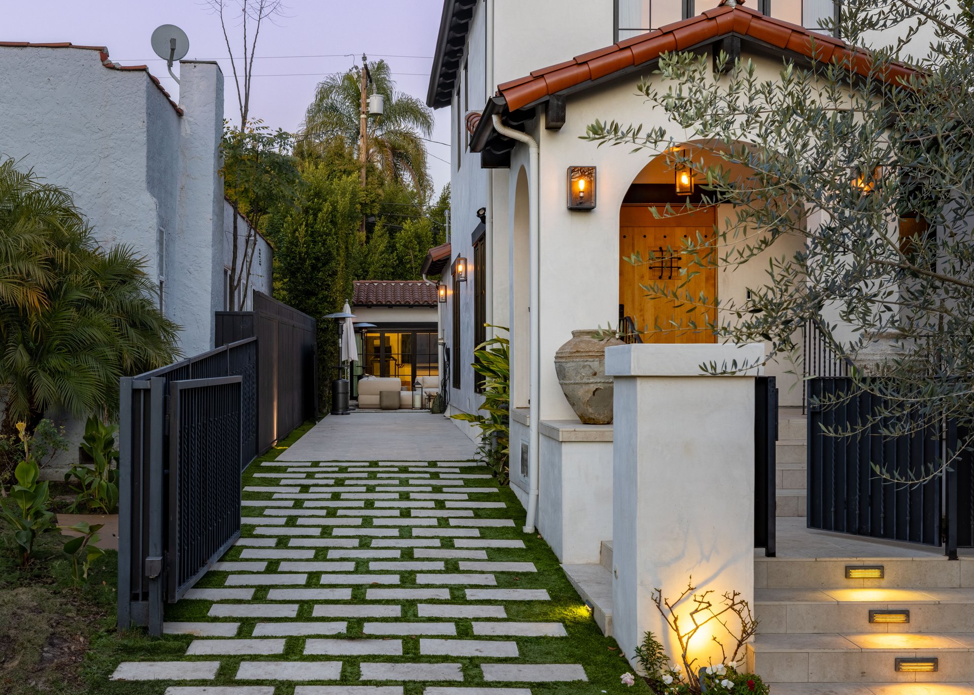 408 Westbourne Dr, West Hollywood 