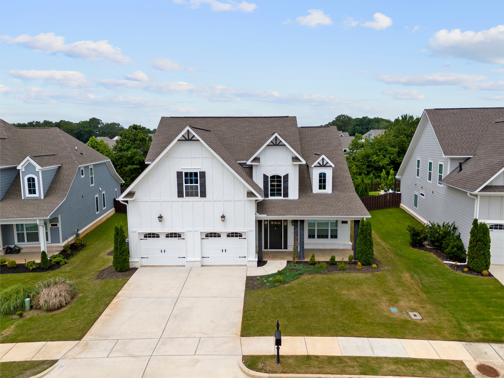 SPACE SPACE SPACE with a Luxury feel! Office AND Bonus Room!Office AND Bonus Room!