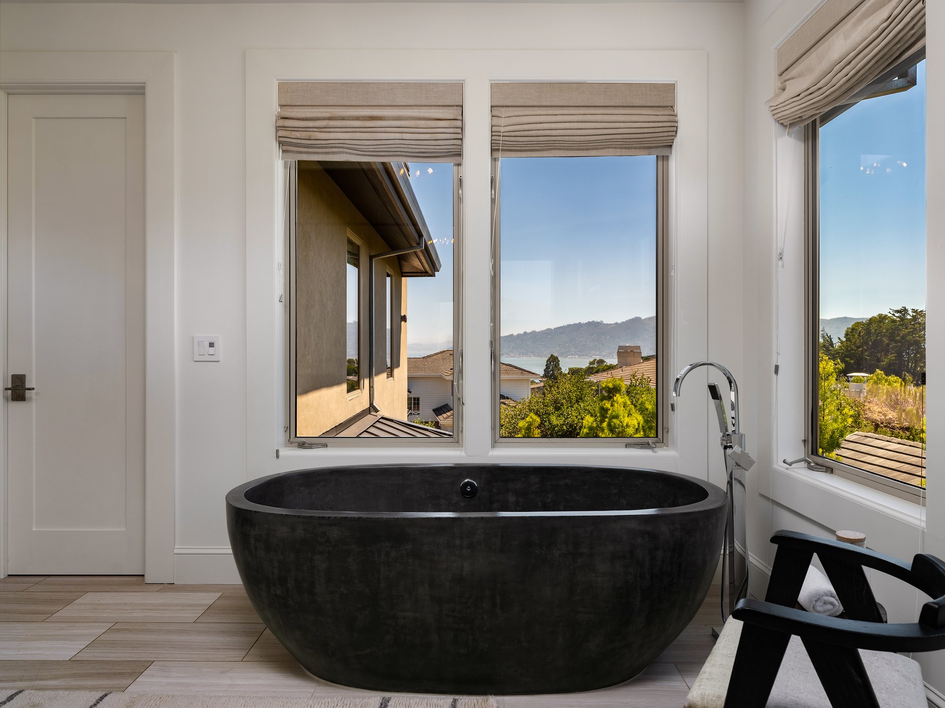 Architectural Modernism, Bay Views, and Exceptional Outdoor Living