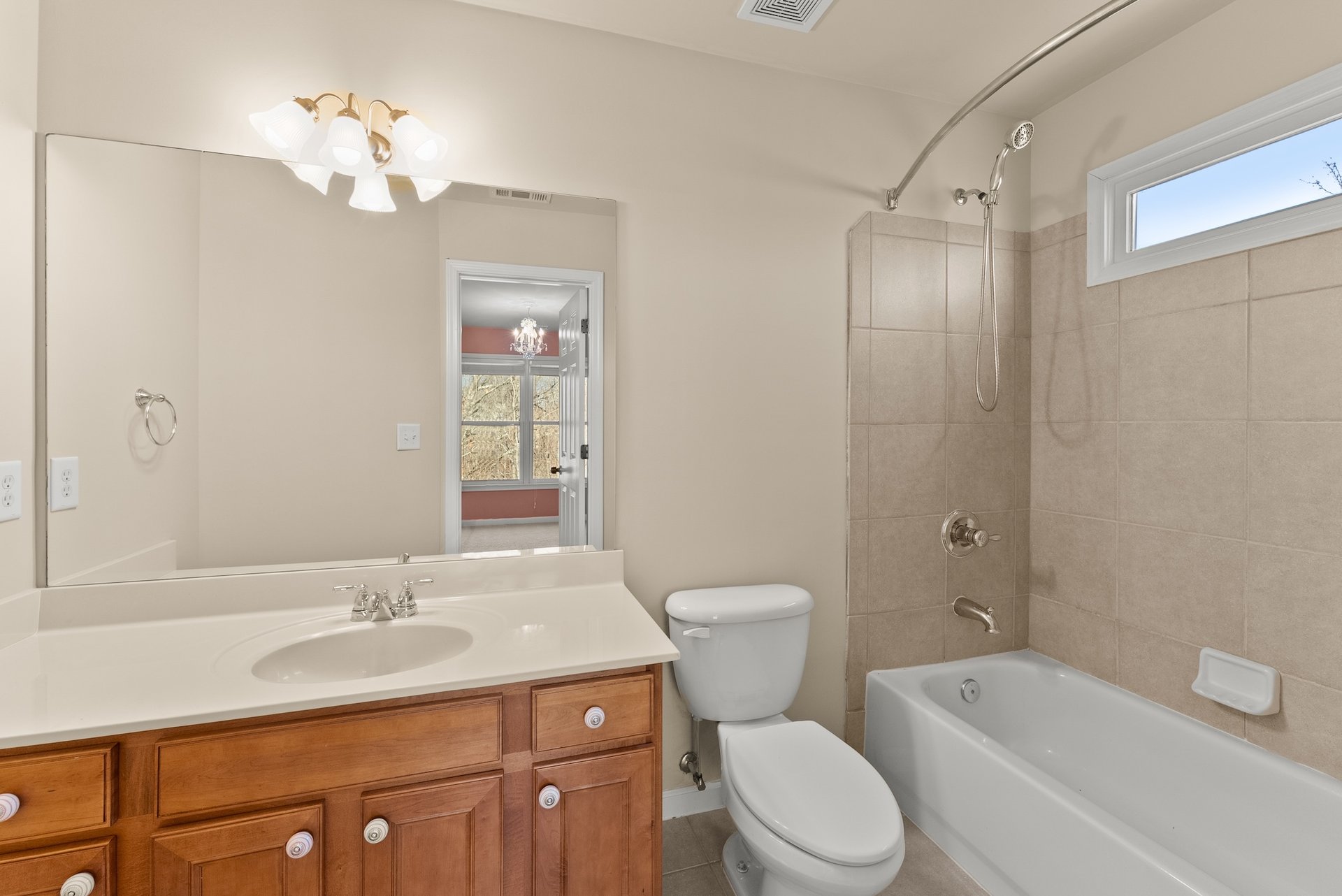 7534 Mossy Log Ct, Flowery Branch, GA 30542