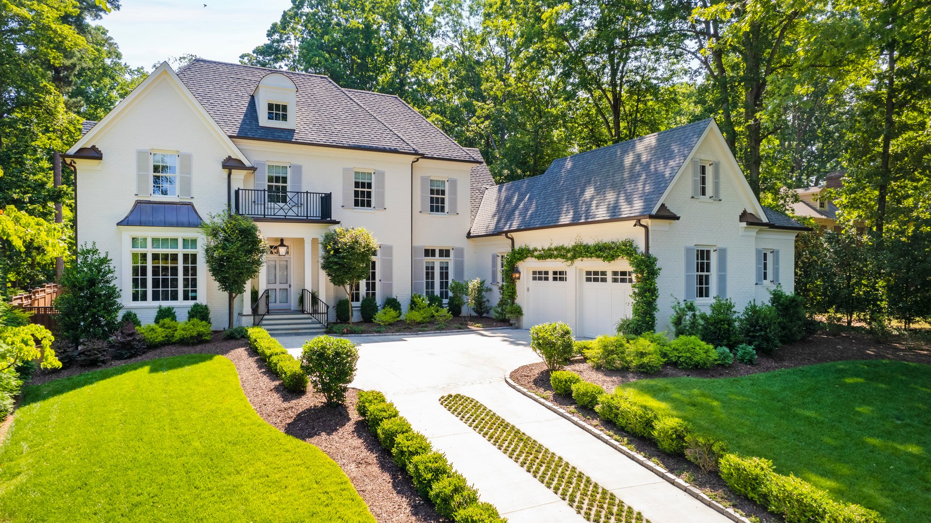 3910 Stratford Ct