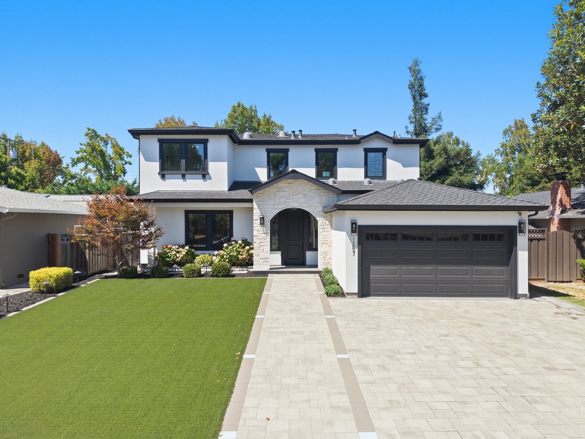 1257 Woodlawn AVE