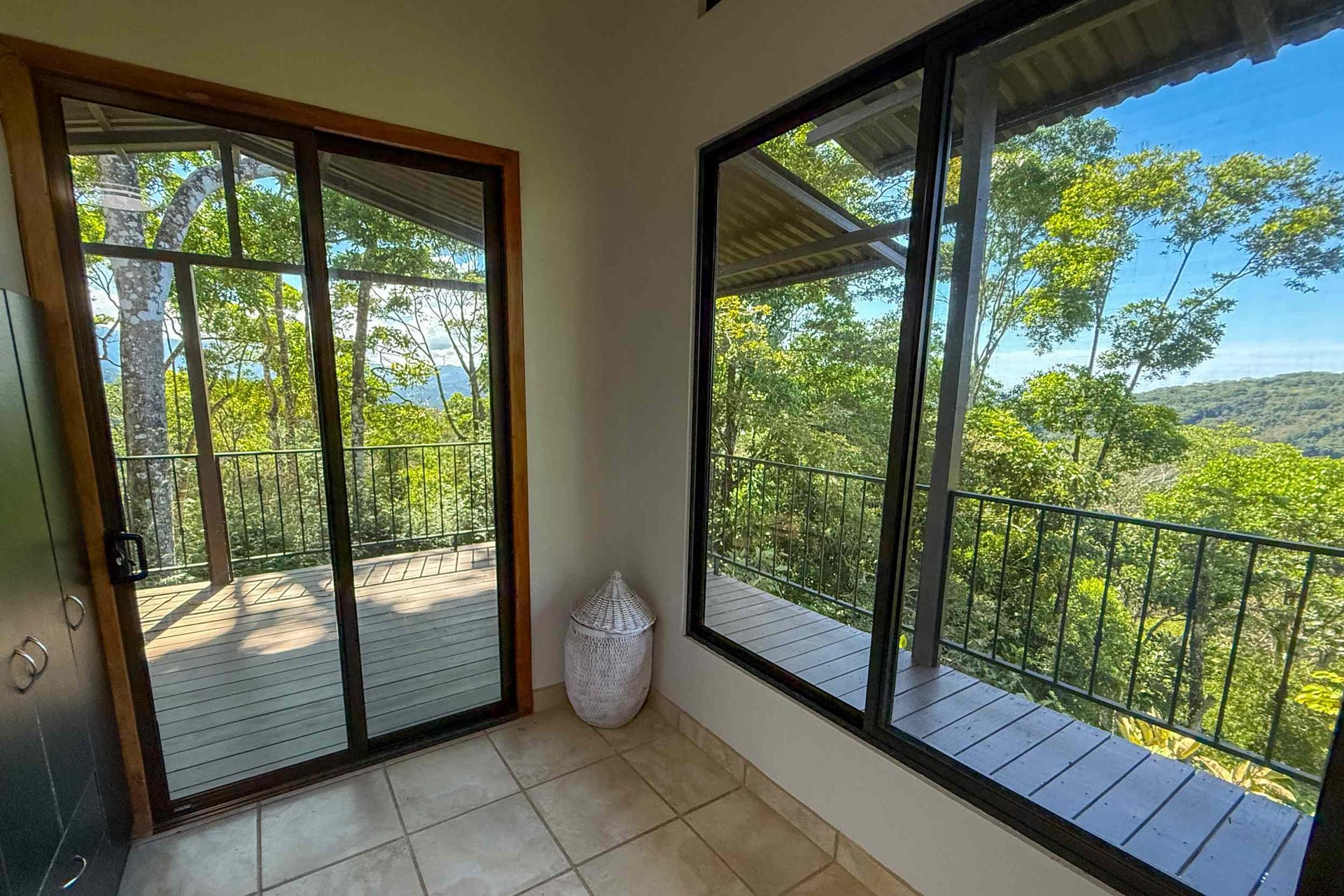 Totally Remodeled Coastal Jungle 2-Bedroom Sanctuary Home with Valley & Ocean Views in Lagunas above Dominical Costa Rica