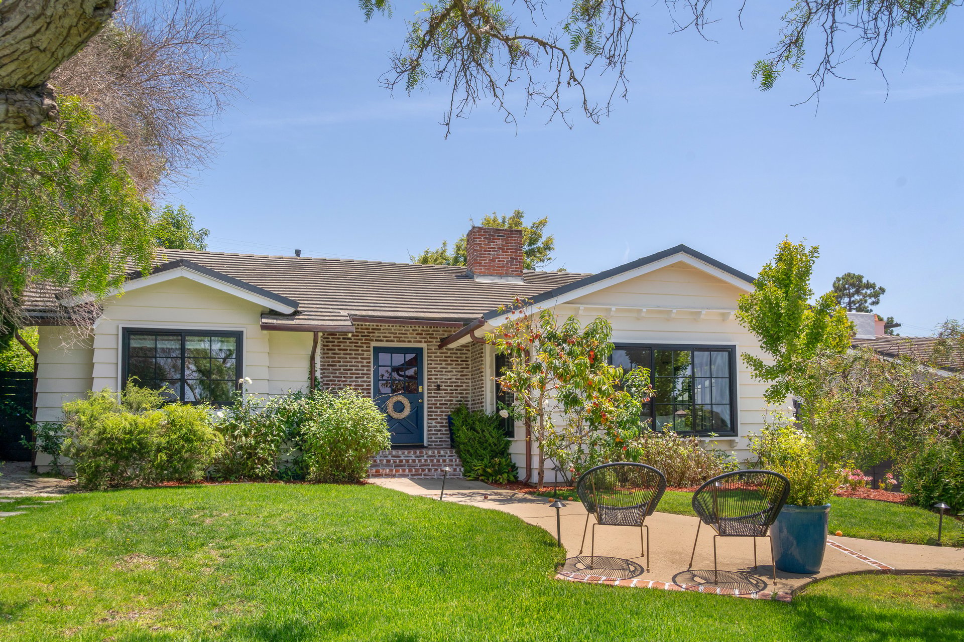 2116 Palos Verdes Drive W